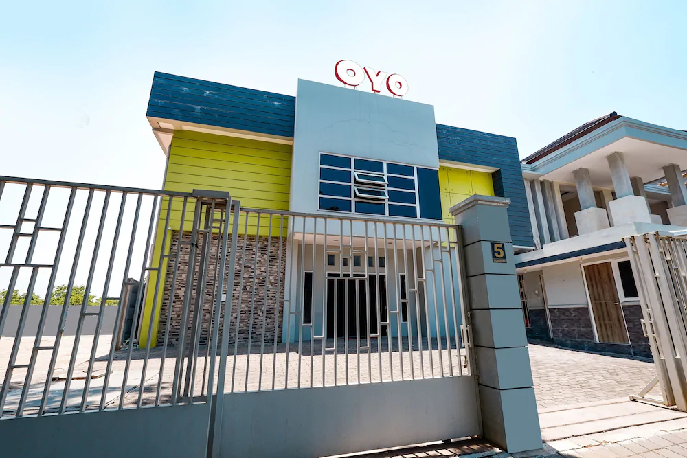 Sunshine Hostel by OYO Rooms