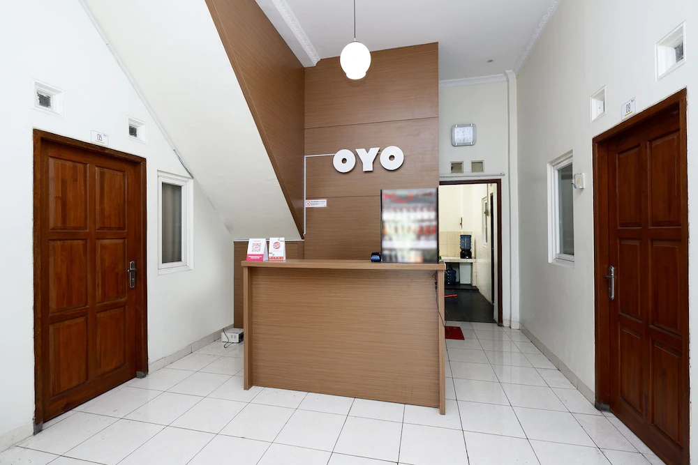 Trision Hostel by OYO Rooms