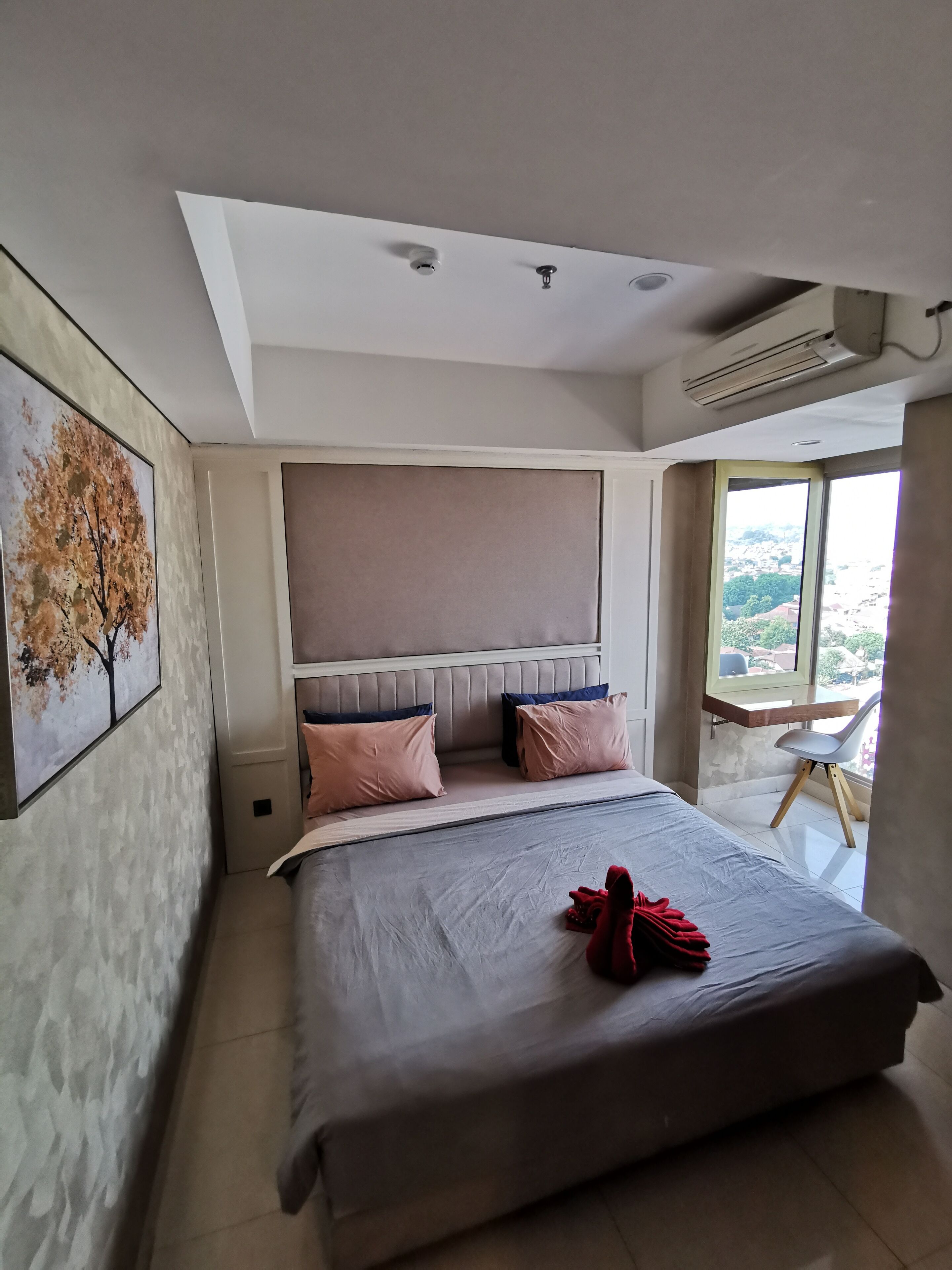 Warhol Residence at Louis Kienne Semarang Simpang Lima