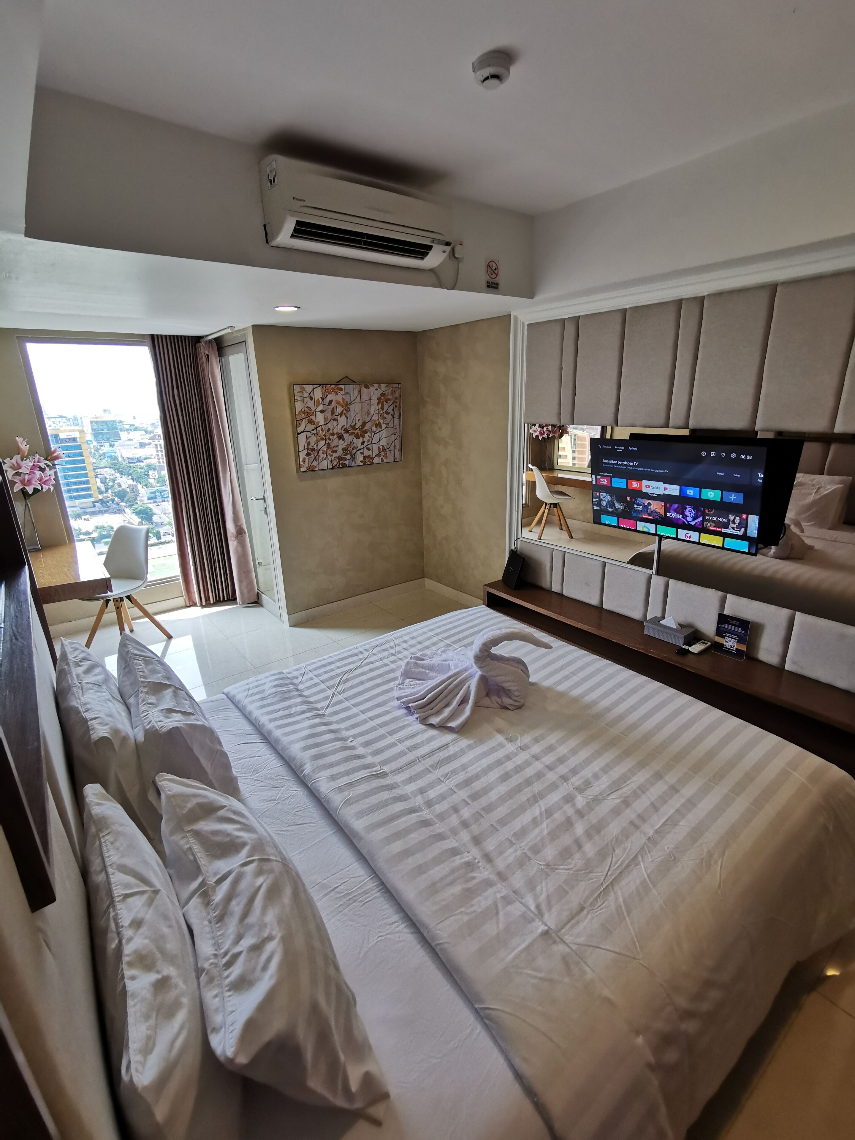 Warhol Residence at Louis Kienne Semarang Simpang Lima