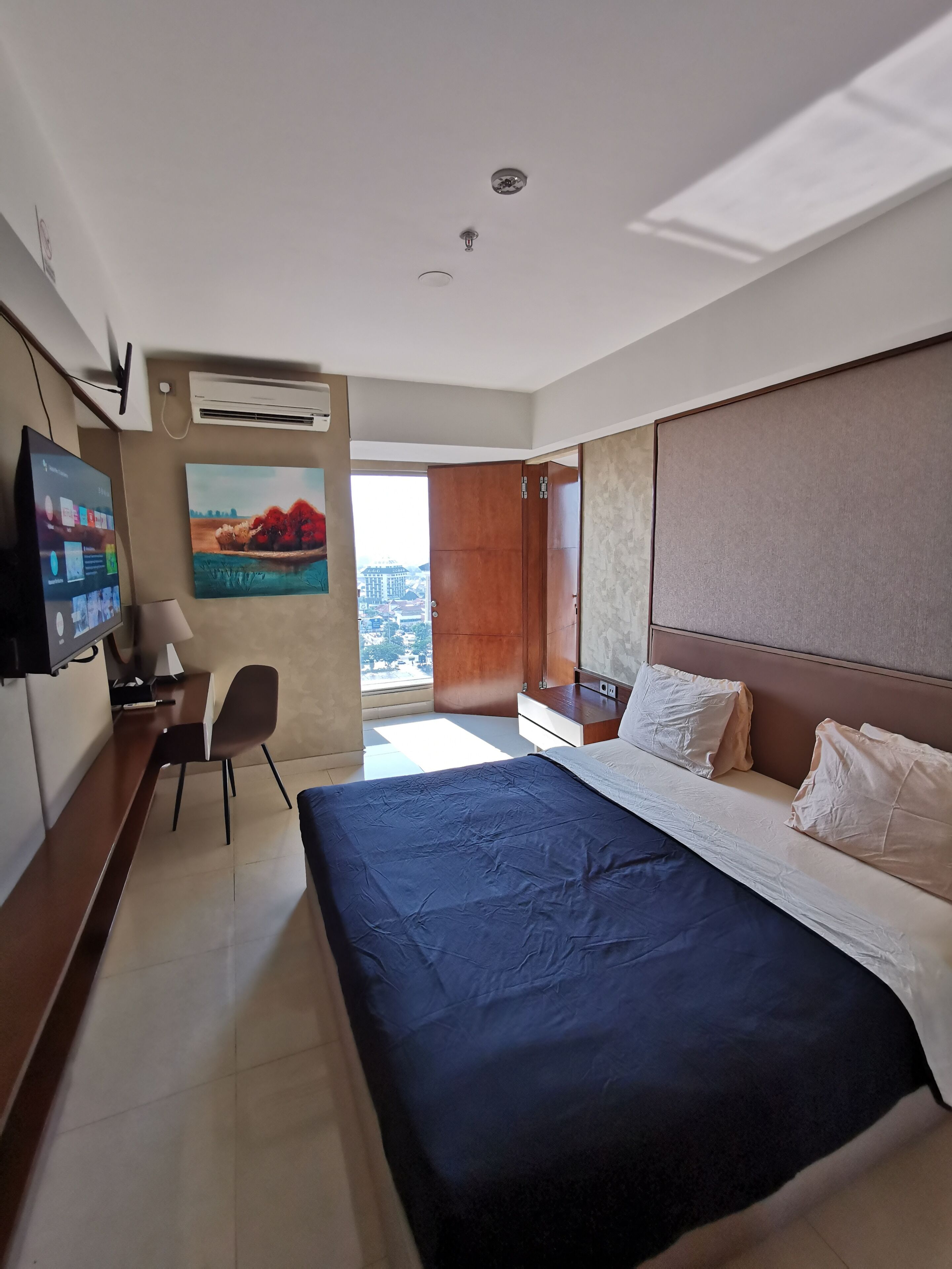 Warhol Residence at Louis Kienne Semarang Simpang Lima