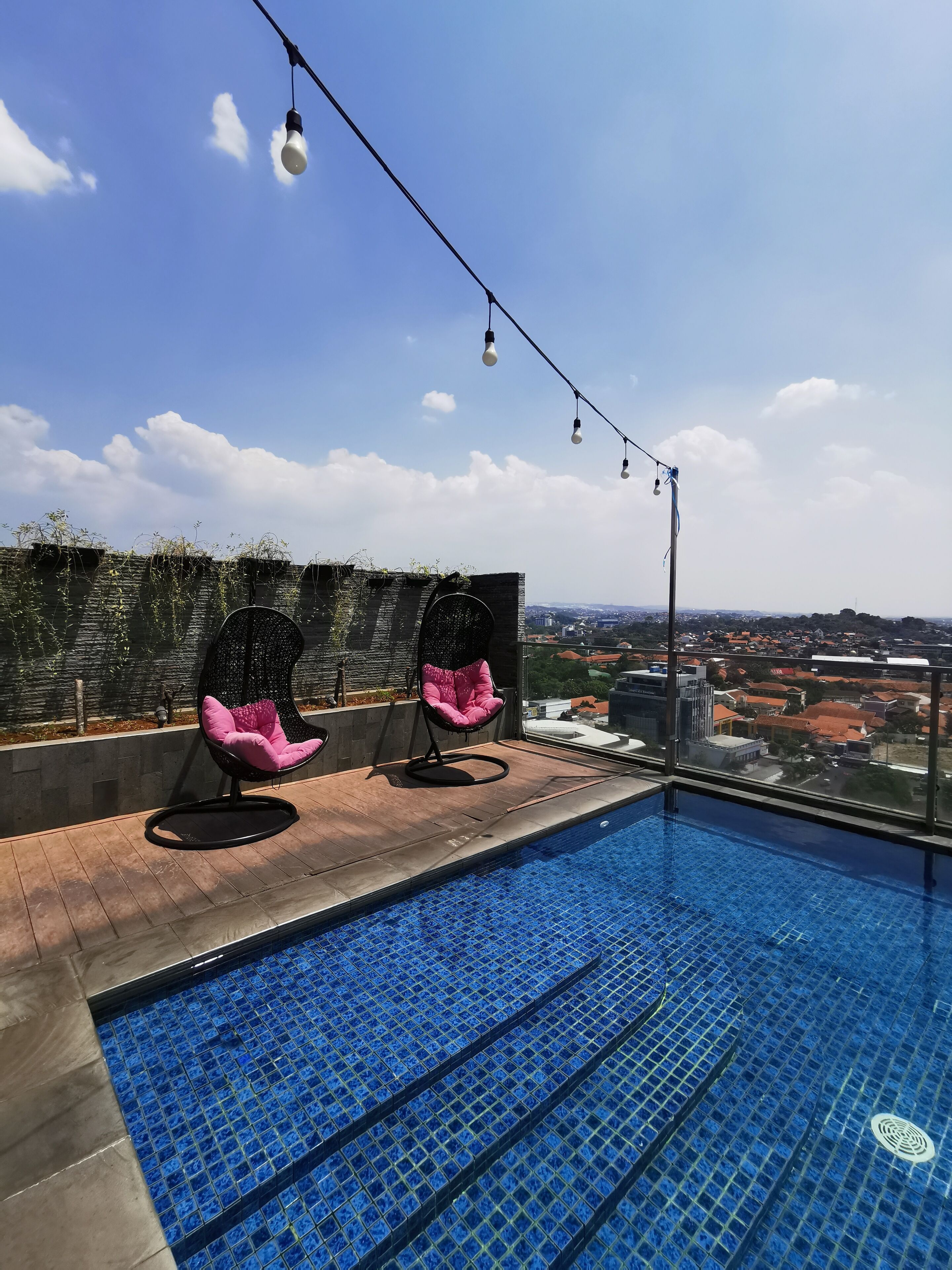 Warhol Residence at Louis Kienne Semarang Simpang Lima