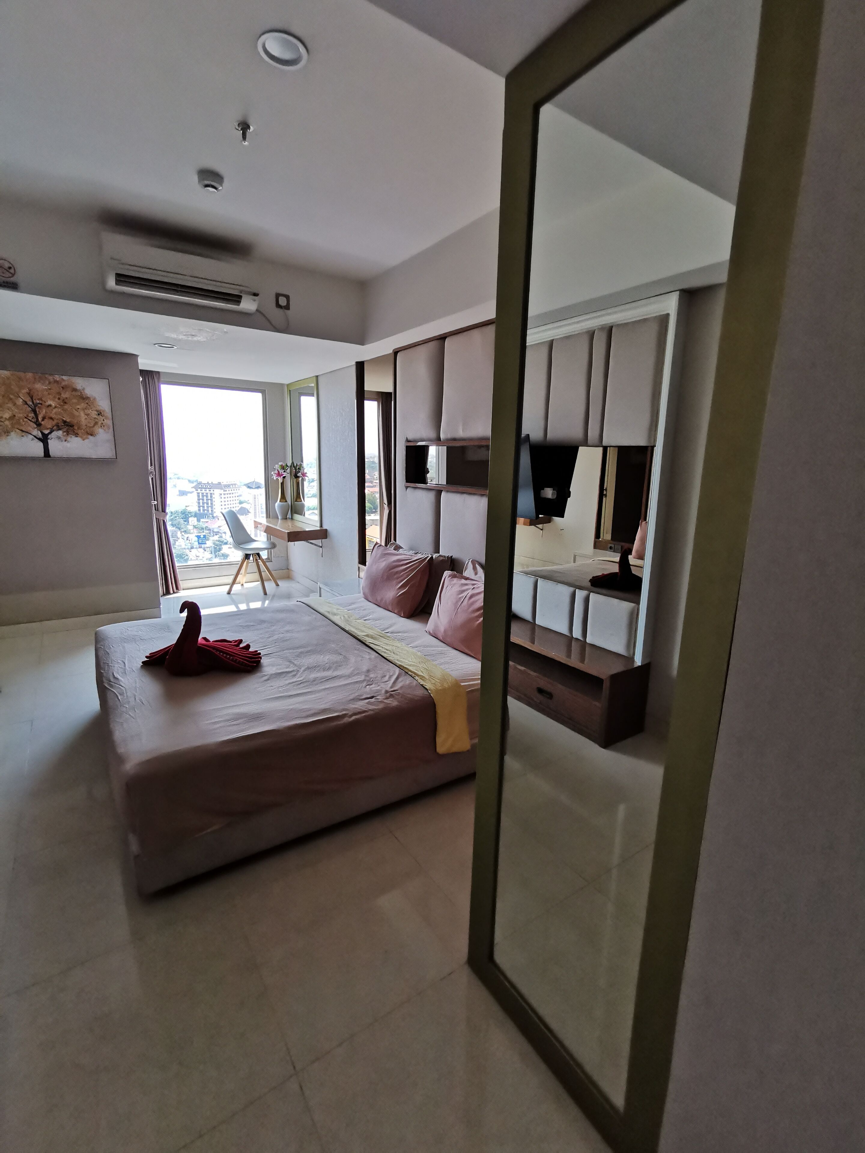 Warhol Residence at Louis Kienne Semarang Simpang Lima