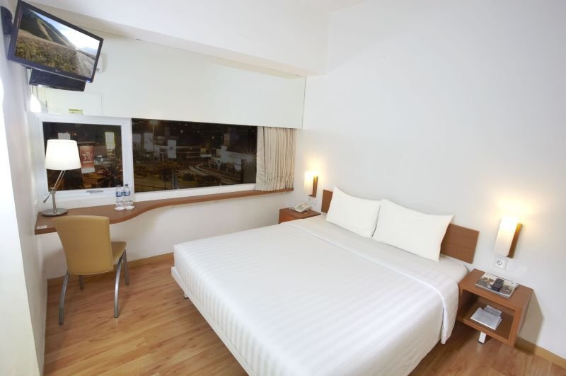 Whiz Hotel Pemuda Semarang
