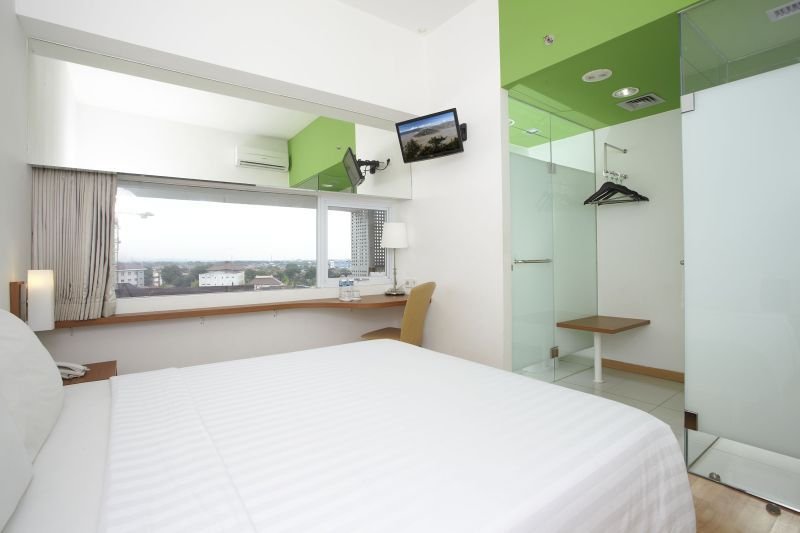 Whiz Hotel Pemuda Semarang