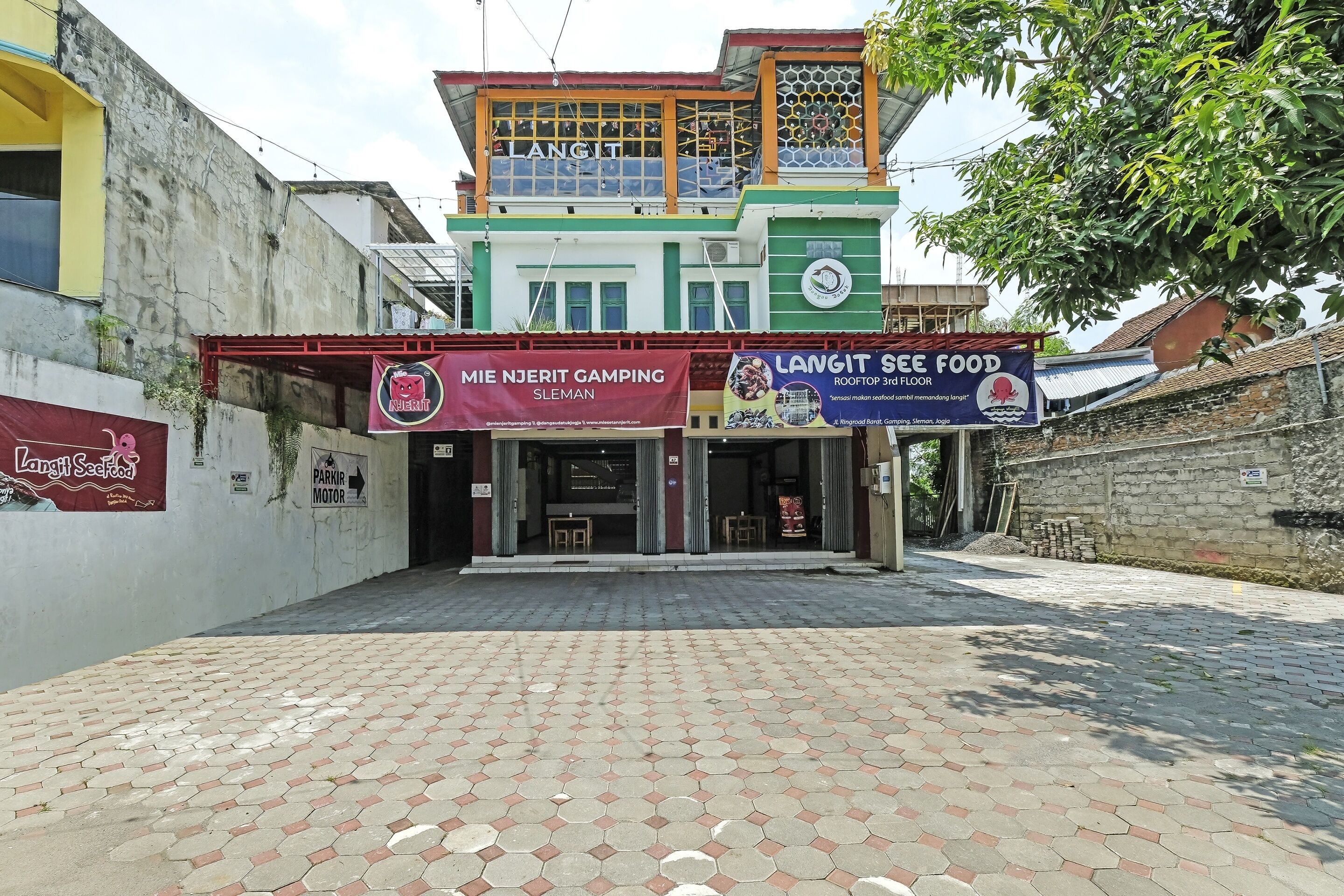 SUPER OYO 90905 Dangau Datuk Guesthouse