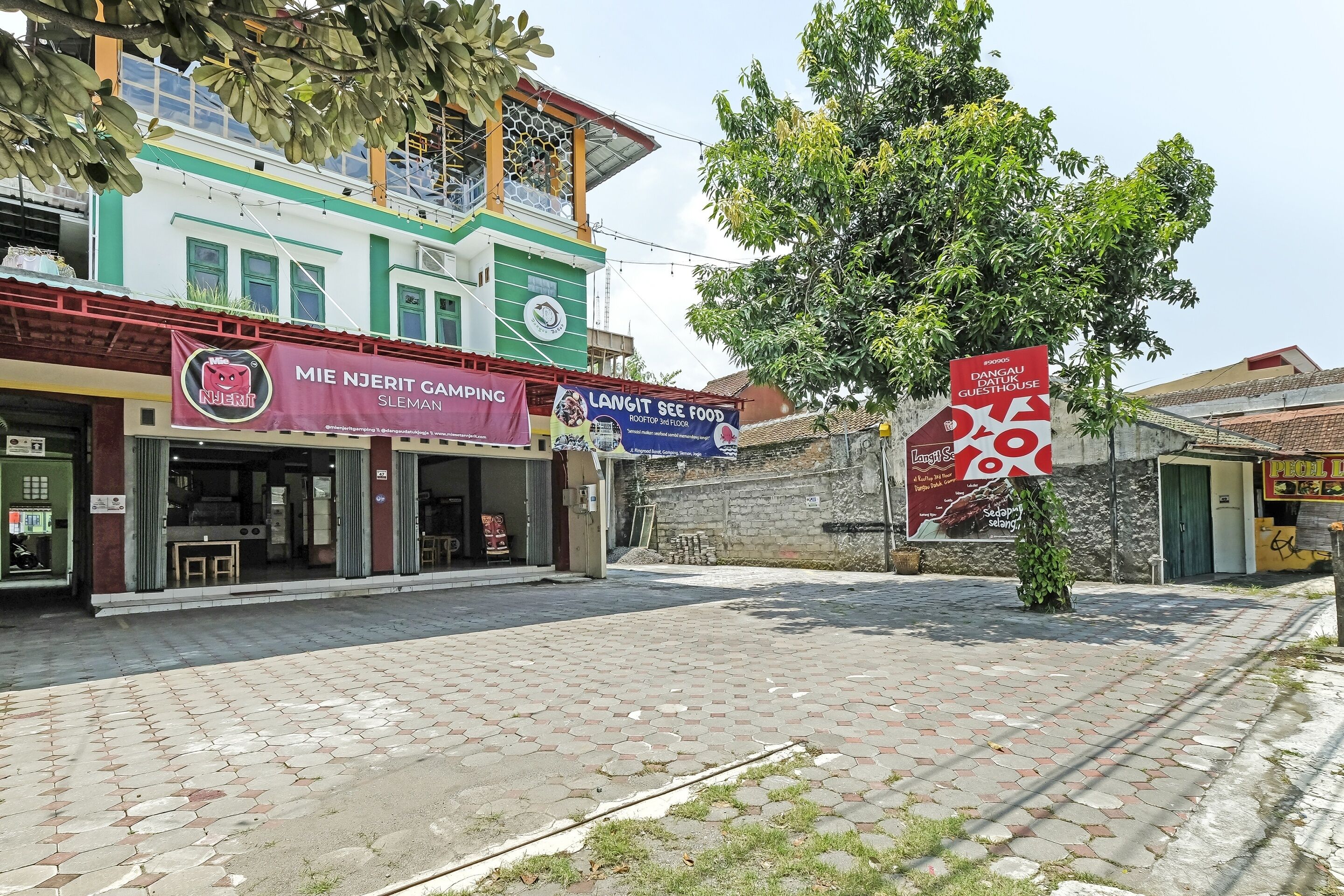 SUPER OYO 90905 Dangau Datuk Guesthouse