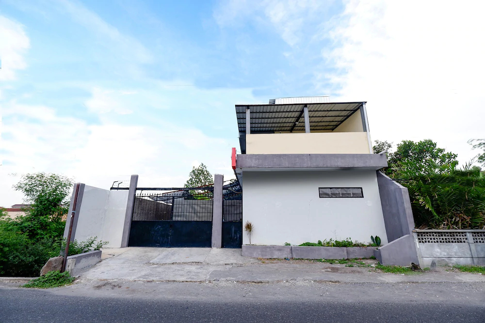 Griya Ria by OYO Rooms