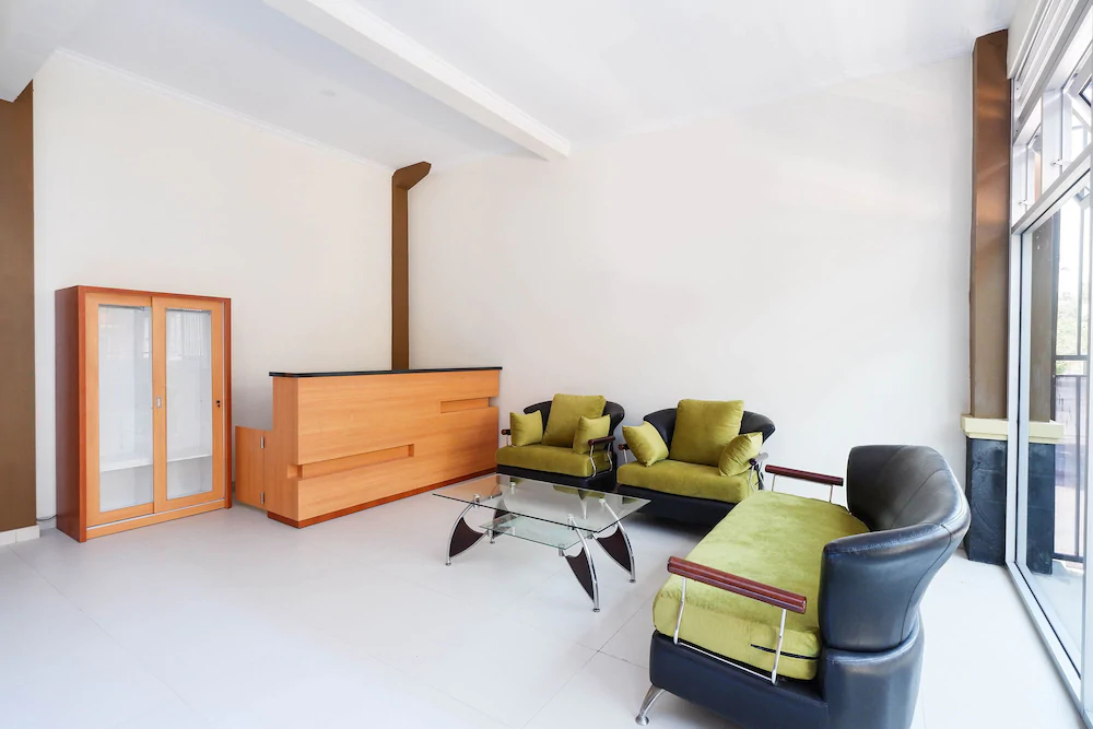 Shabrina 2 Syariah by OYO Rooms