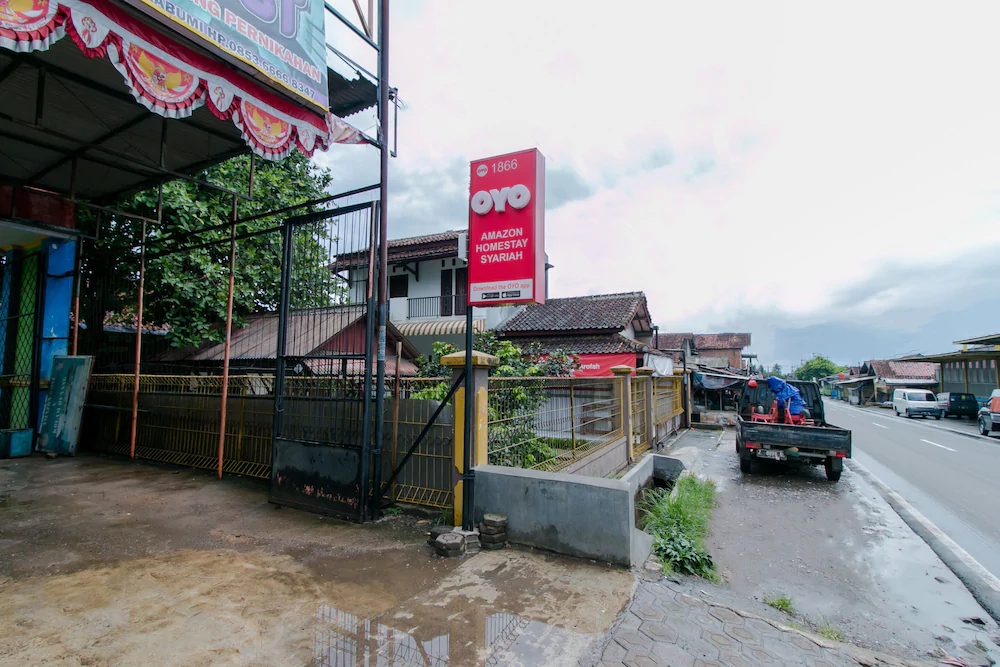 Amazon Homestay Syariah by OYO