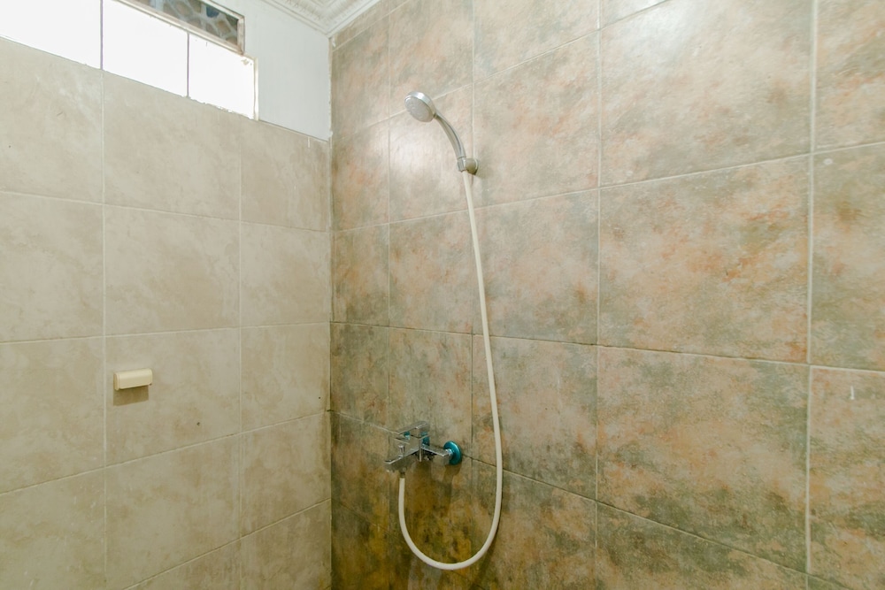 Amazon Homestay Syariah by OYO