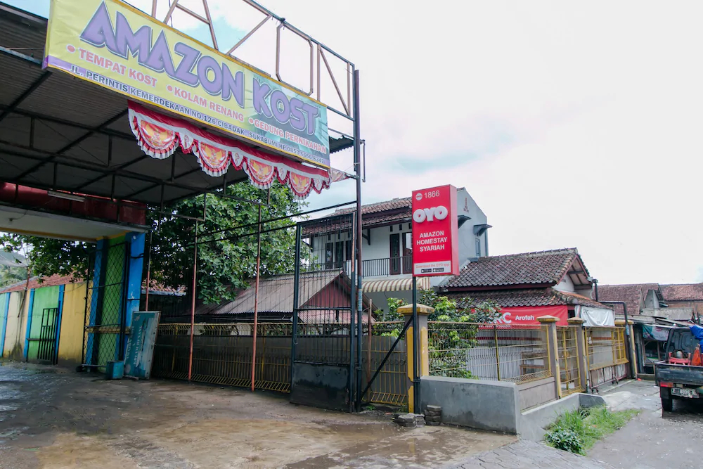 Amazon Homestay Syariah by OYO