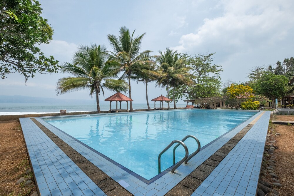 OYO 951 Cempaka Ratu Beach Resort