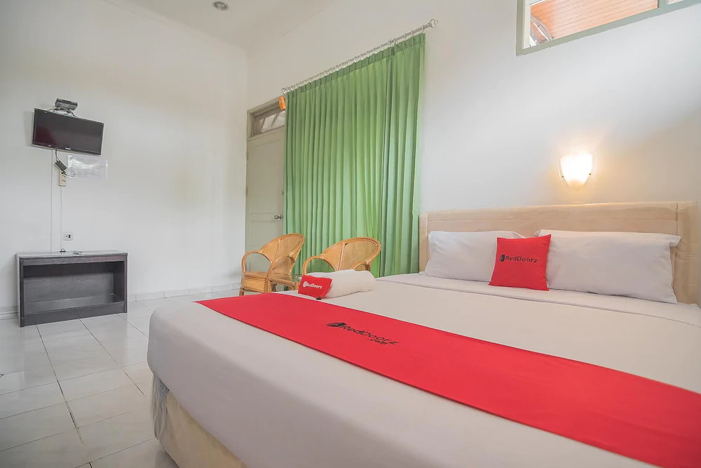 Daun Hijau Hotel by Reddoorz