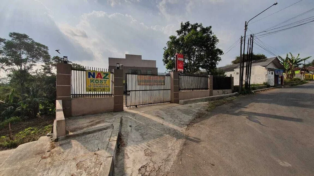 Naz Guesthouse Syariah by RedDoorz