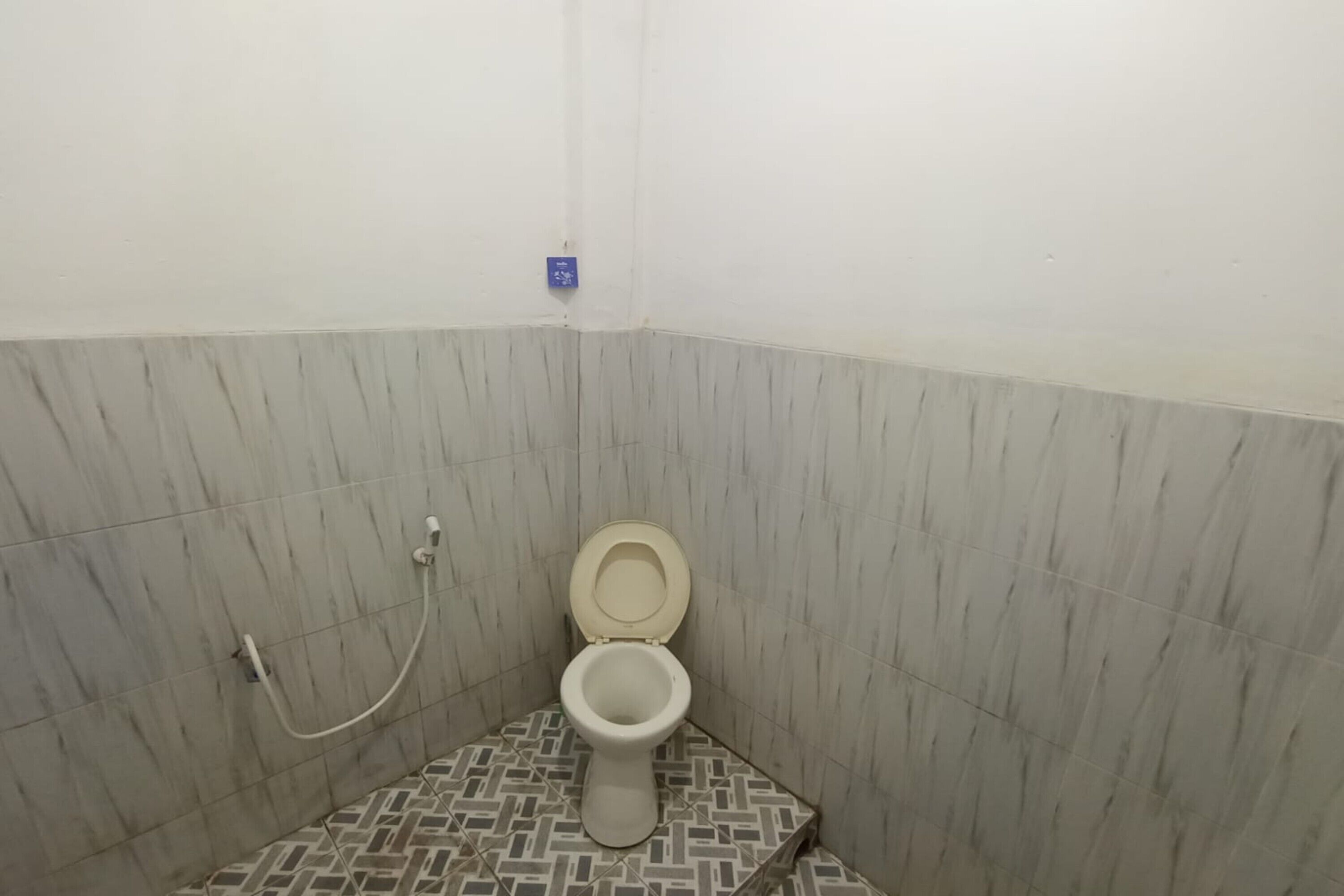 Spot On 93385 Penginapan Hj Lilis 2 Syariah