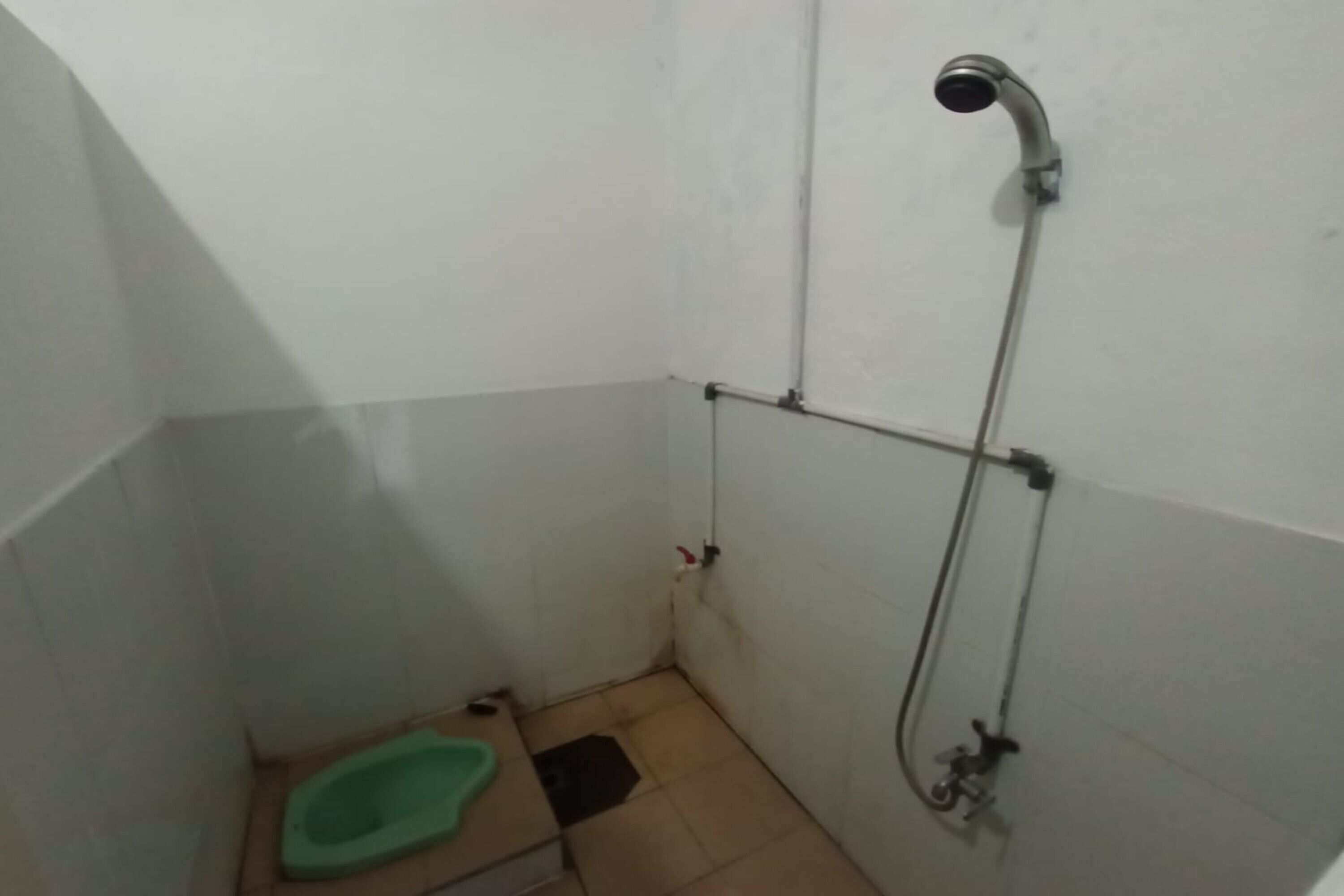 Spot On 93385 Penginapan Hj Lilis 2 Syariah