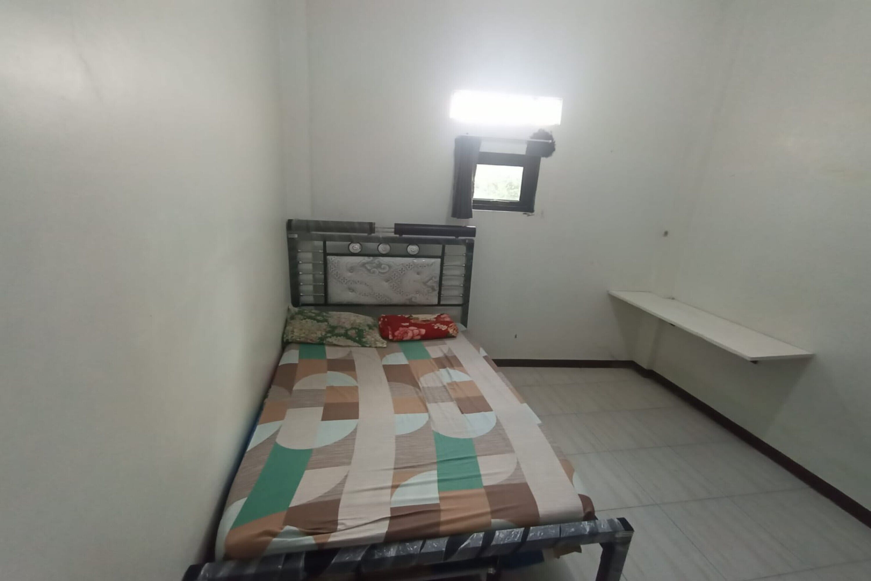 Spot On 93385 Penginapan Hj Lilis 2 Syariah