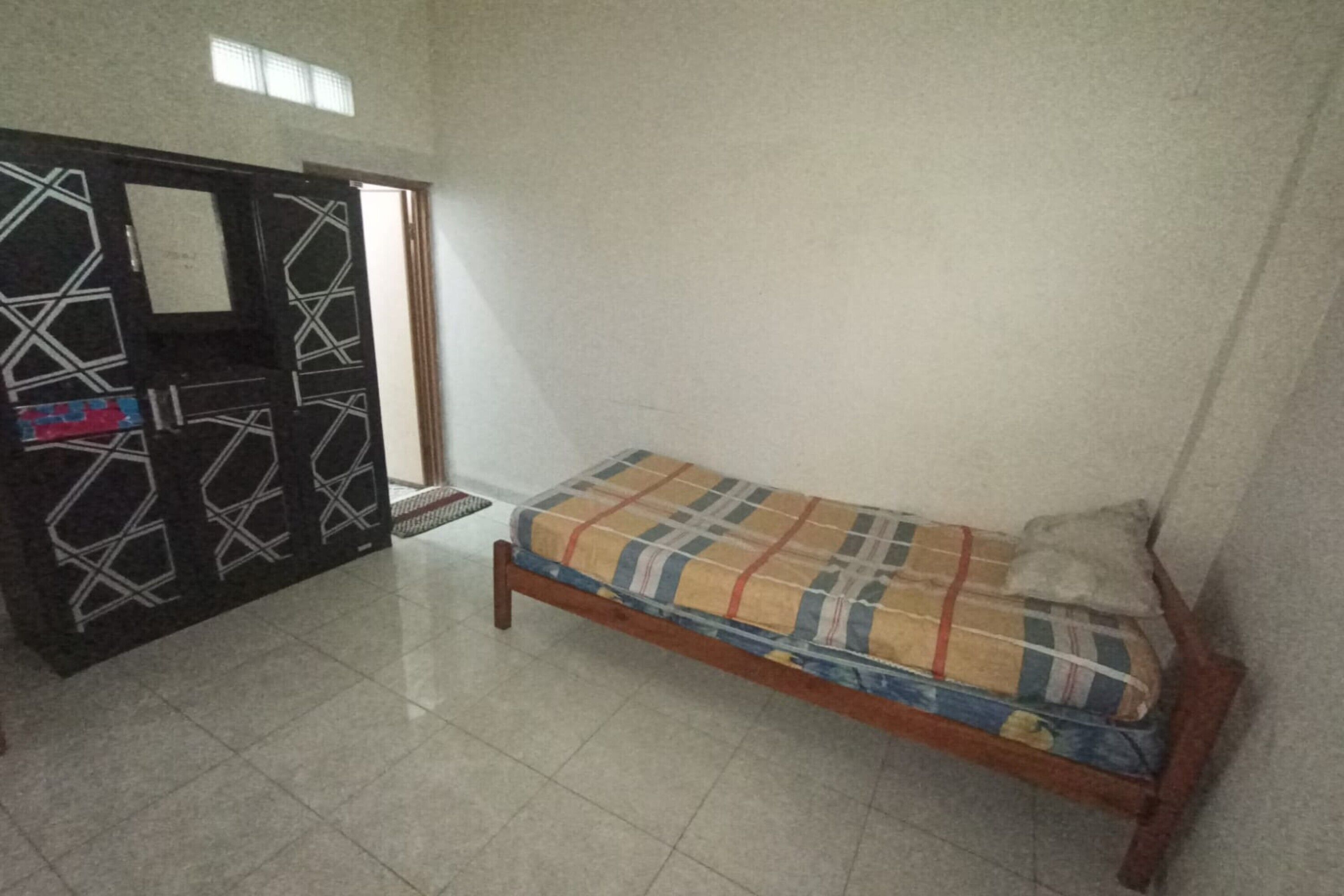 Spot On 93385 Penginapan Hj Lilis 2 Syariah