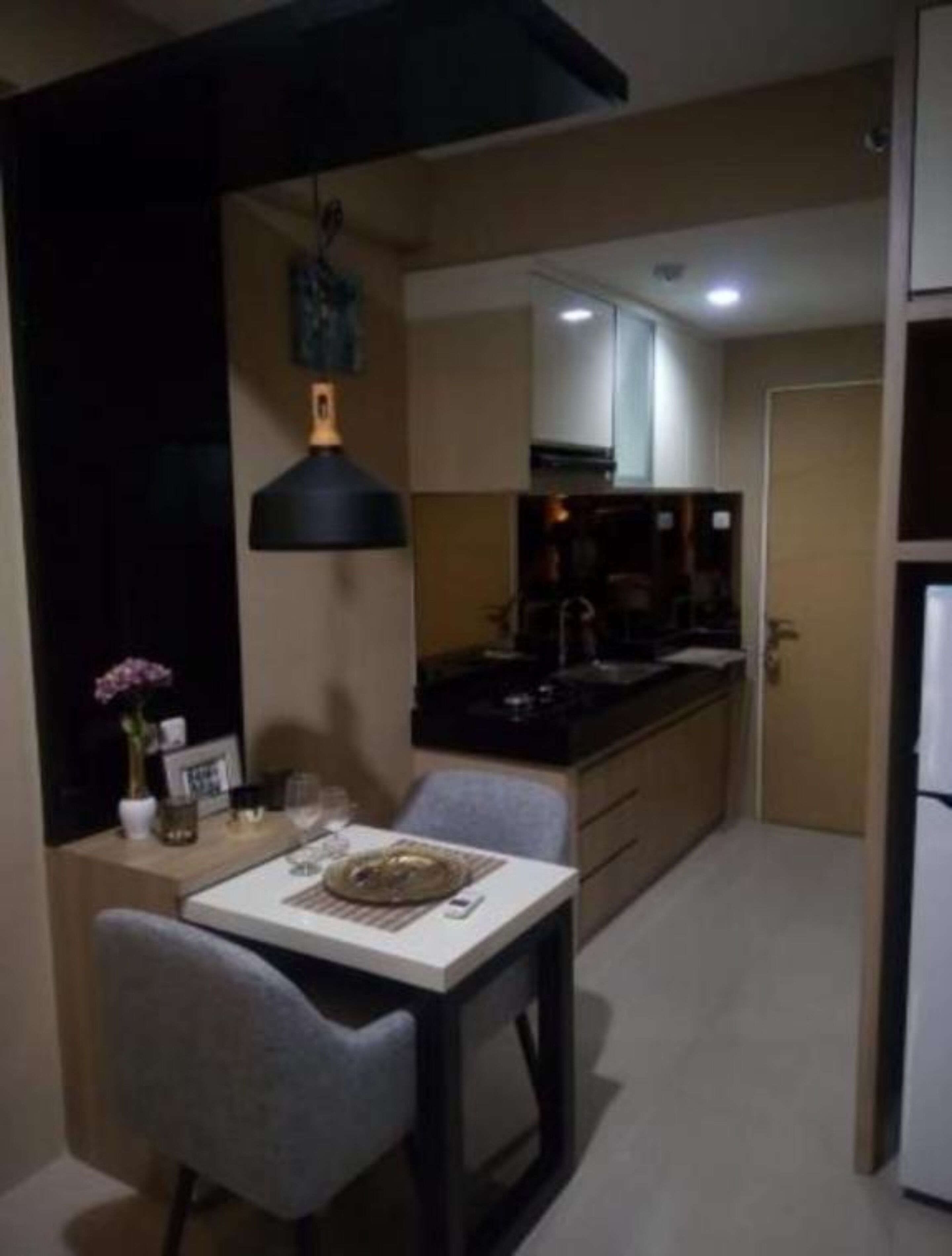 Bale Hinggil by Prafi