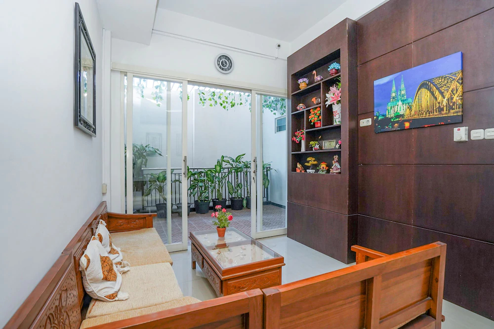 Central City Family Residence by OYO Rooms