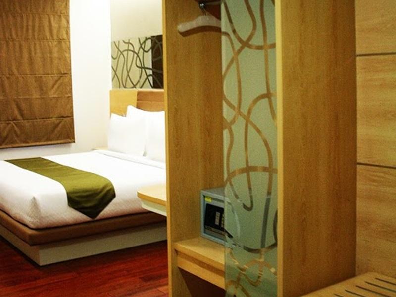 Sub City Hotel