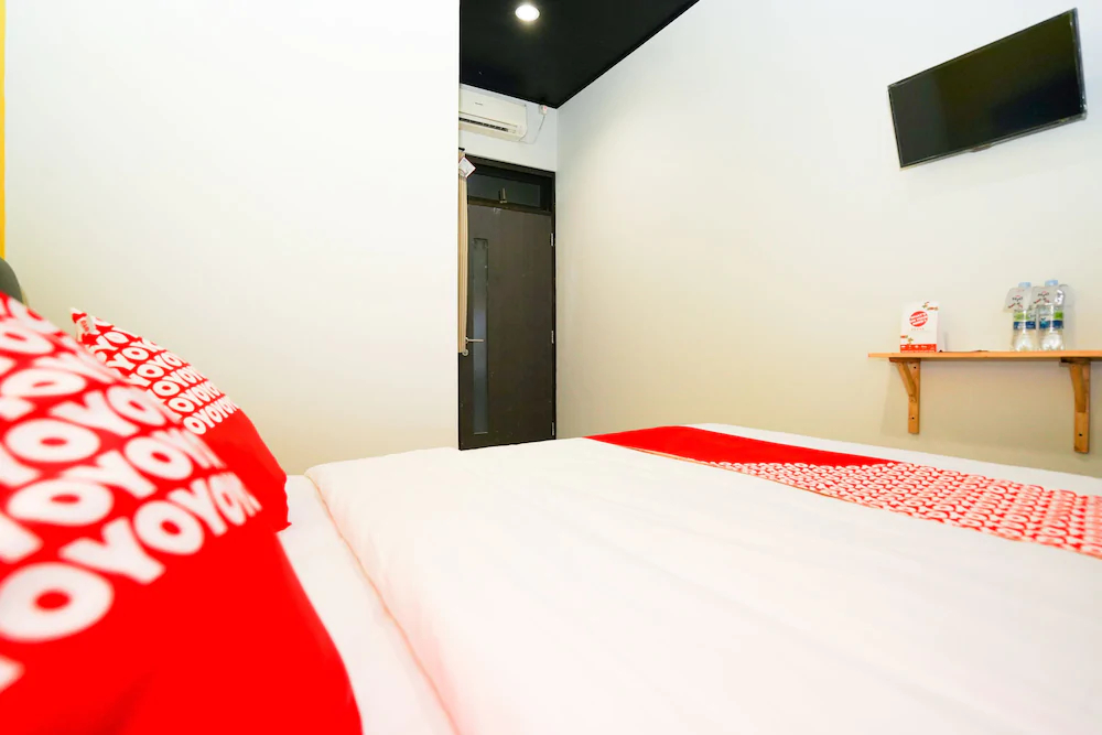 Claudya Residence by OYO Rooms