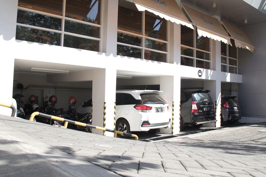 Cleo Walikota Surabaya