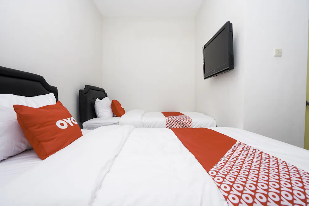 F7 Residence by OYO Rooms