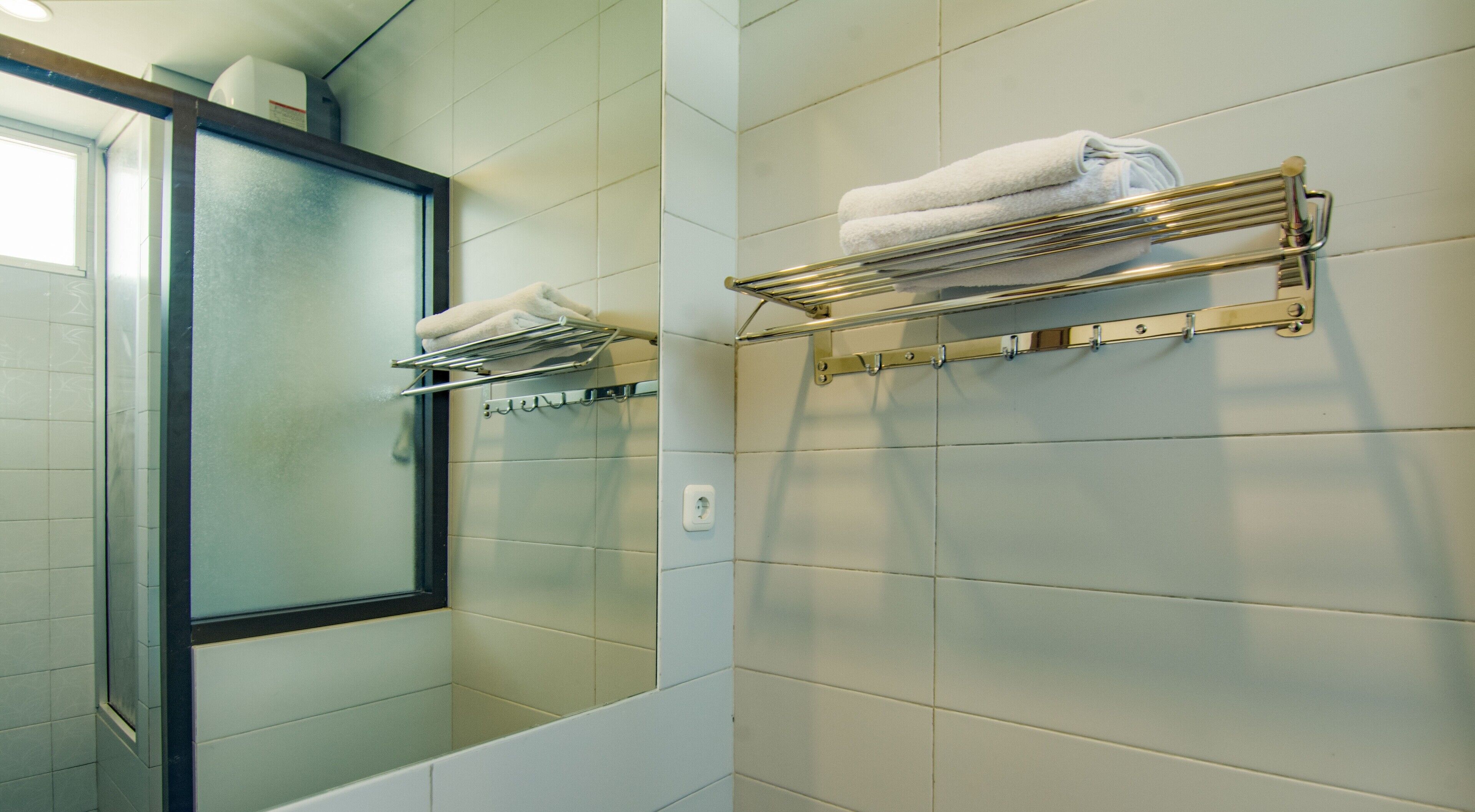 Family Guest House Kupang Baru by ZEN Rooms