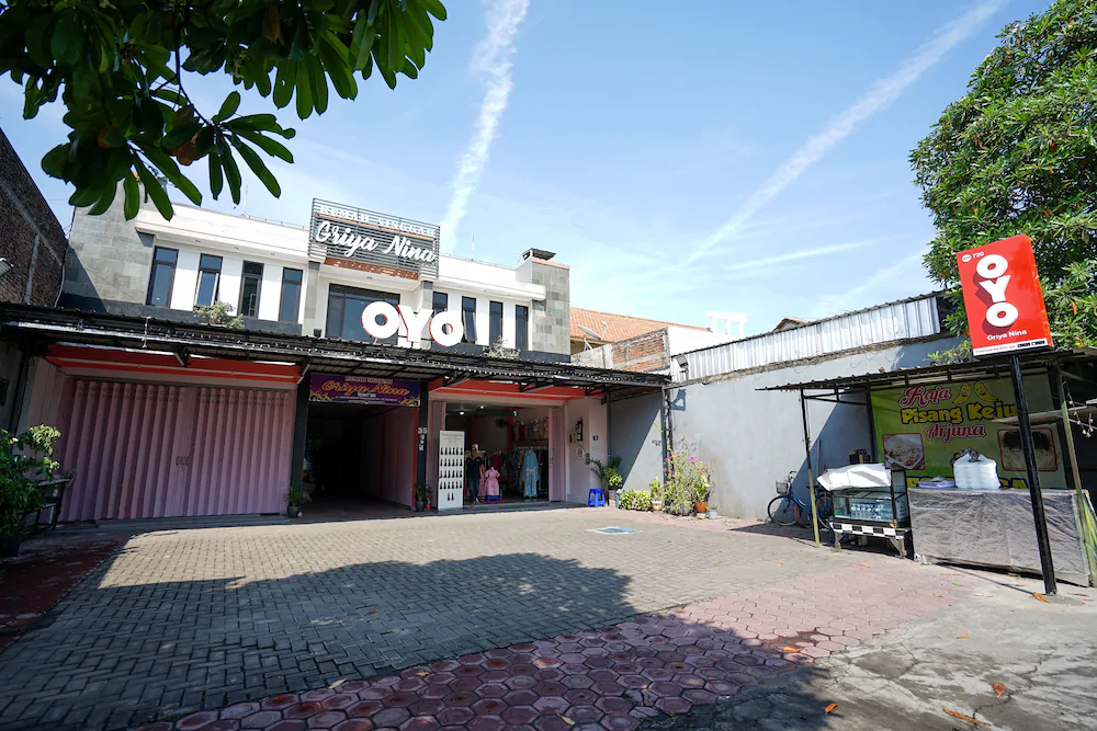 Griya Nina Syariah by OYO Rooms