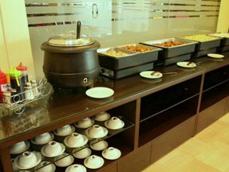Avi Hotel Surabaya