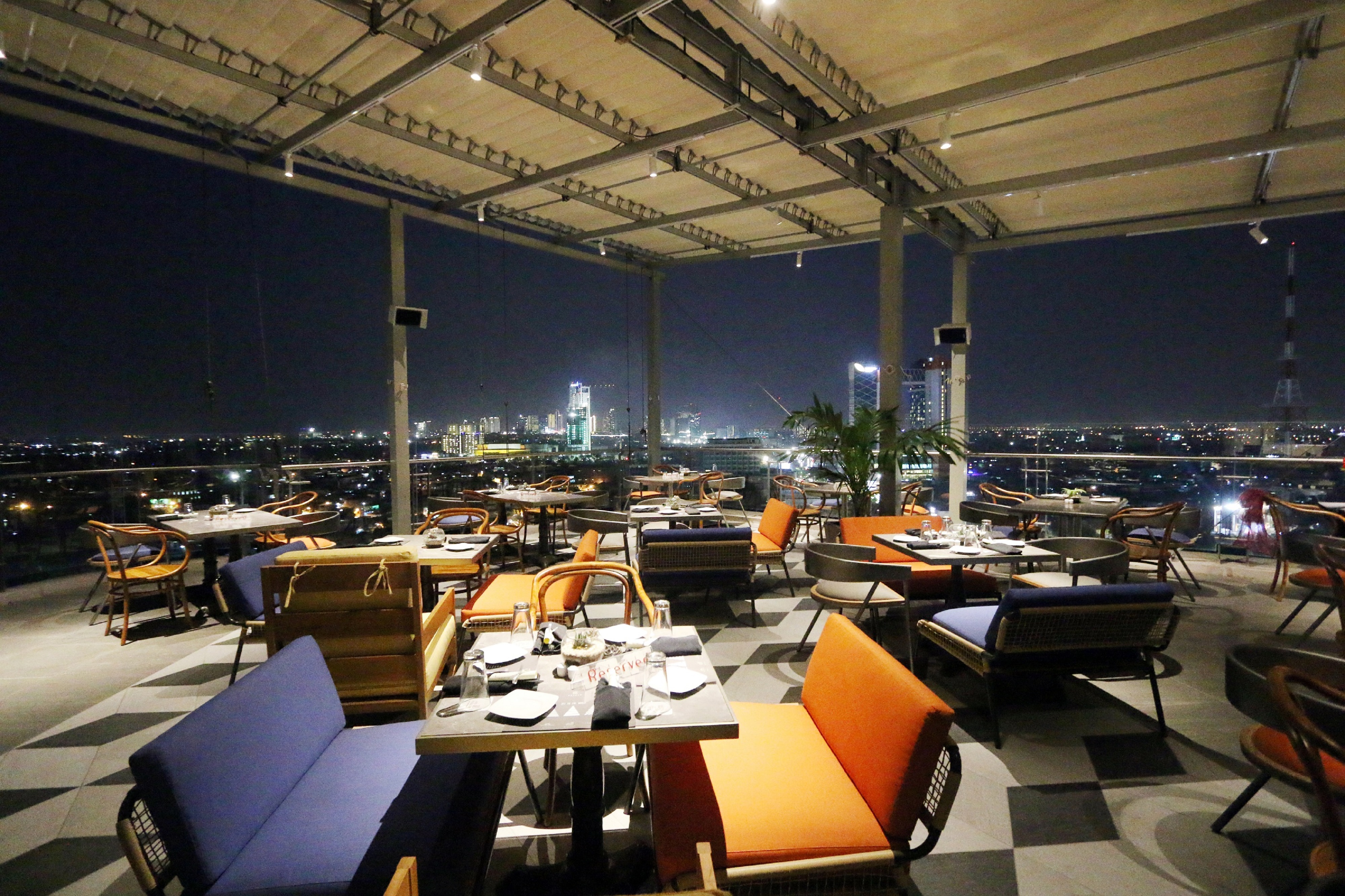 Java Paragon Hotel & Residence