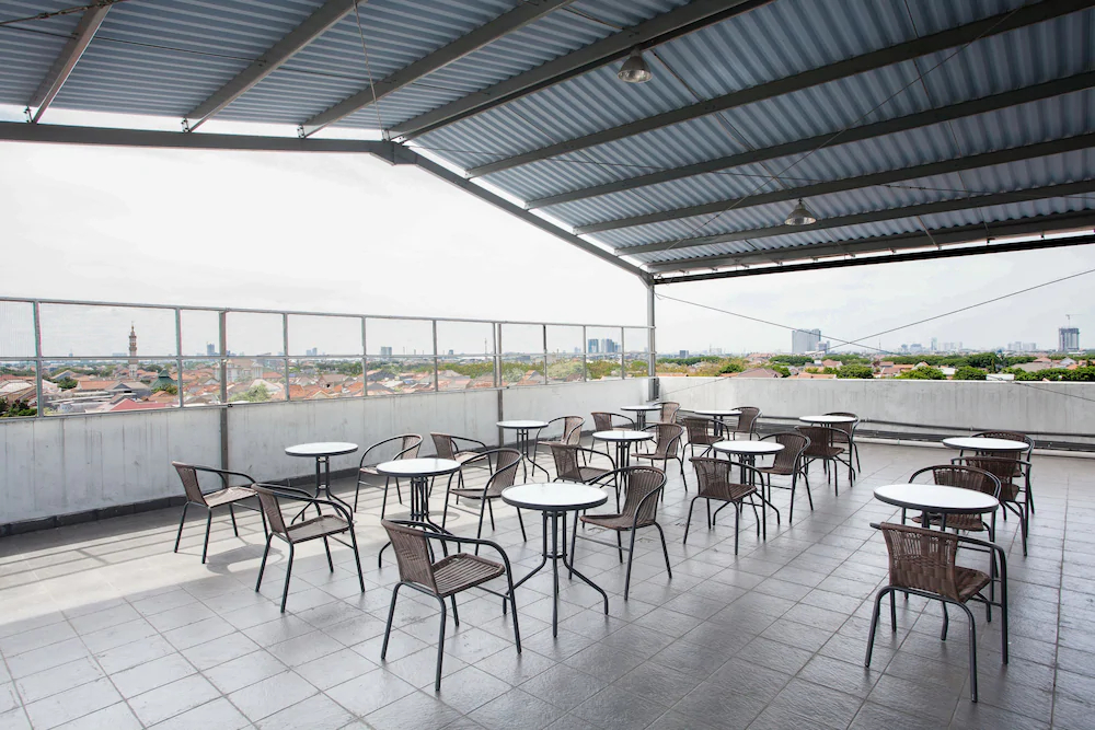 RedDoorz Plus @ K23 Rungkut Madya