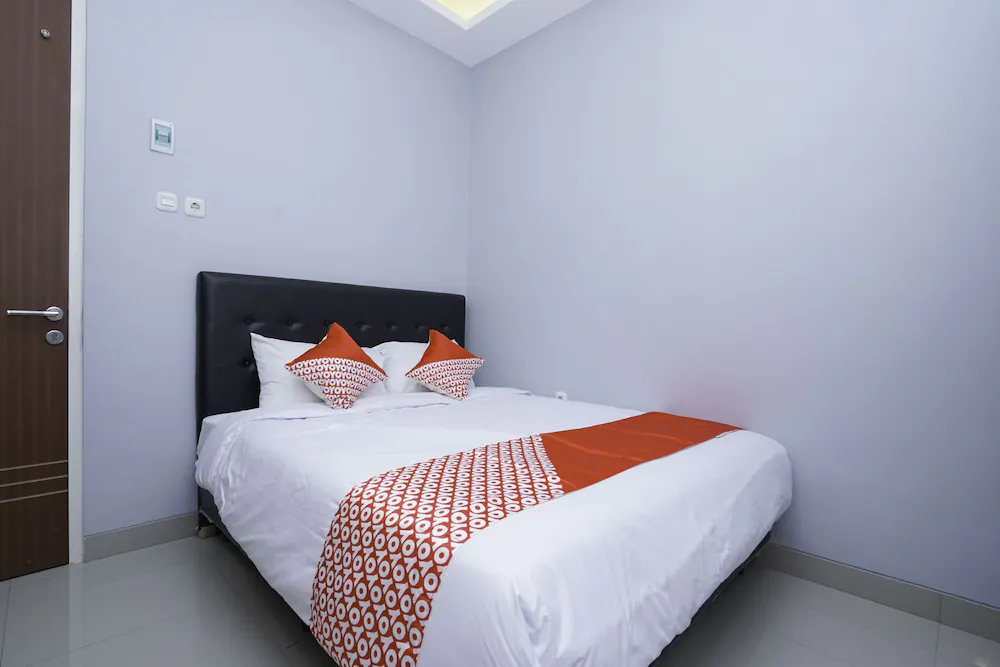 RedDoorz at Ngaggel Jaya Surabay