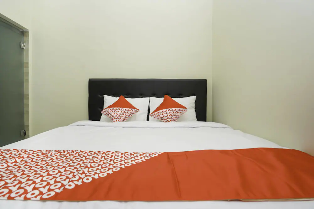 RedDoorz at Ngaggel Jaya Surabay