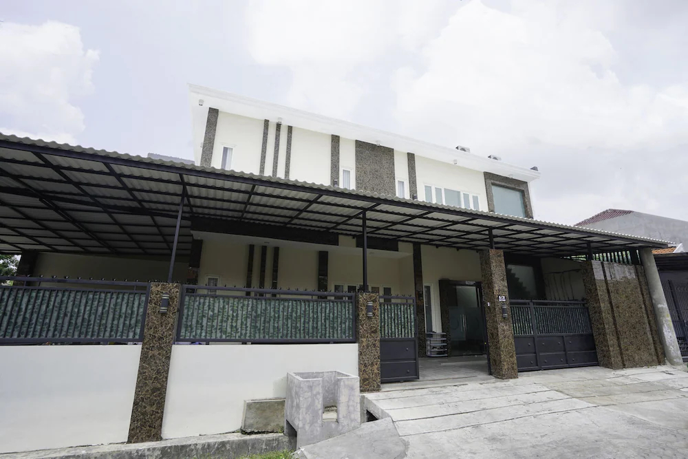 RedDoorz at Ngaggel Jaya Surabay