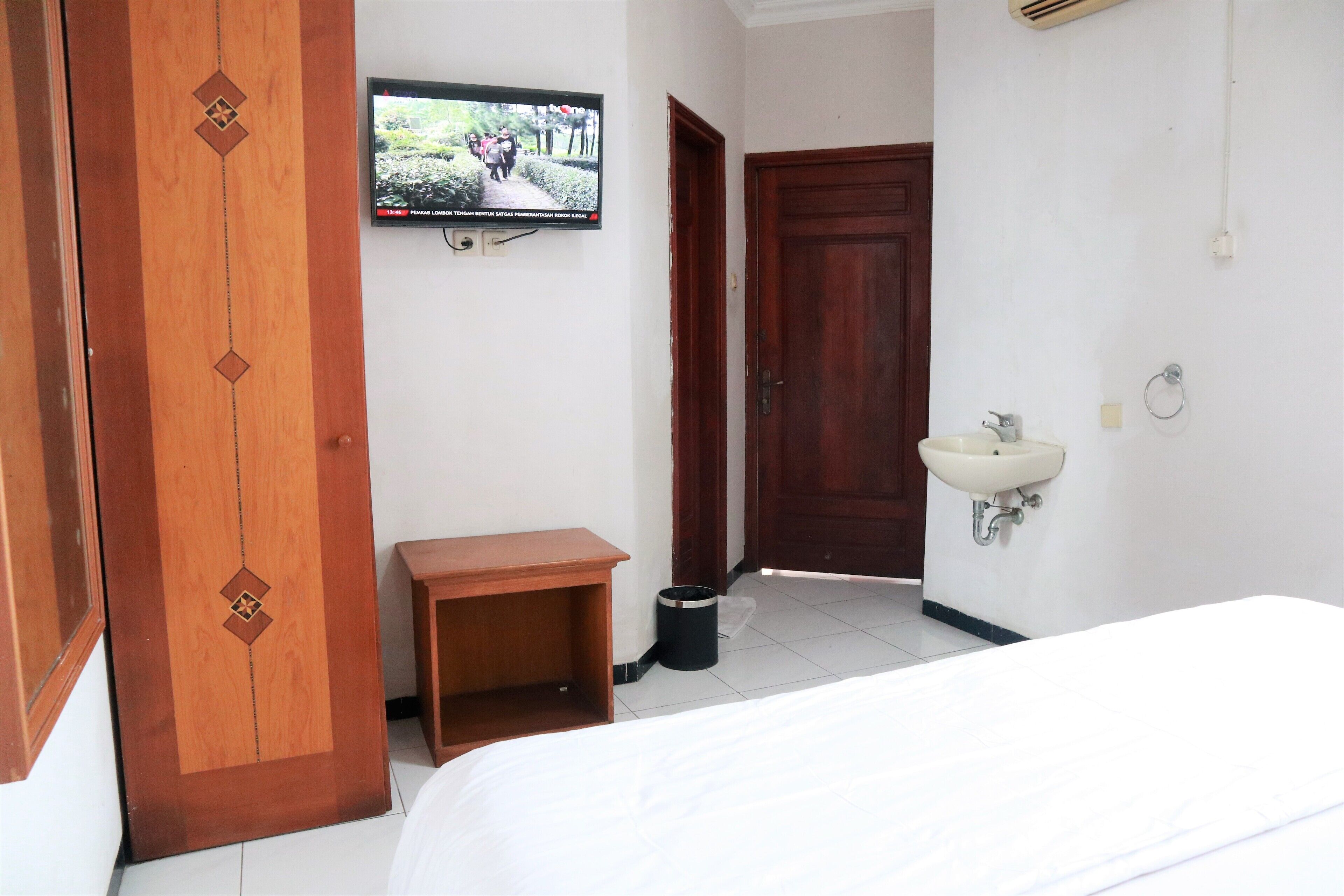 OYO 377 Istana Permata Juanda