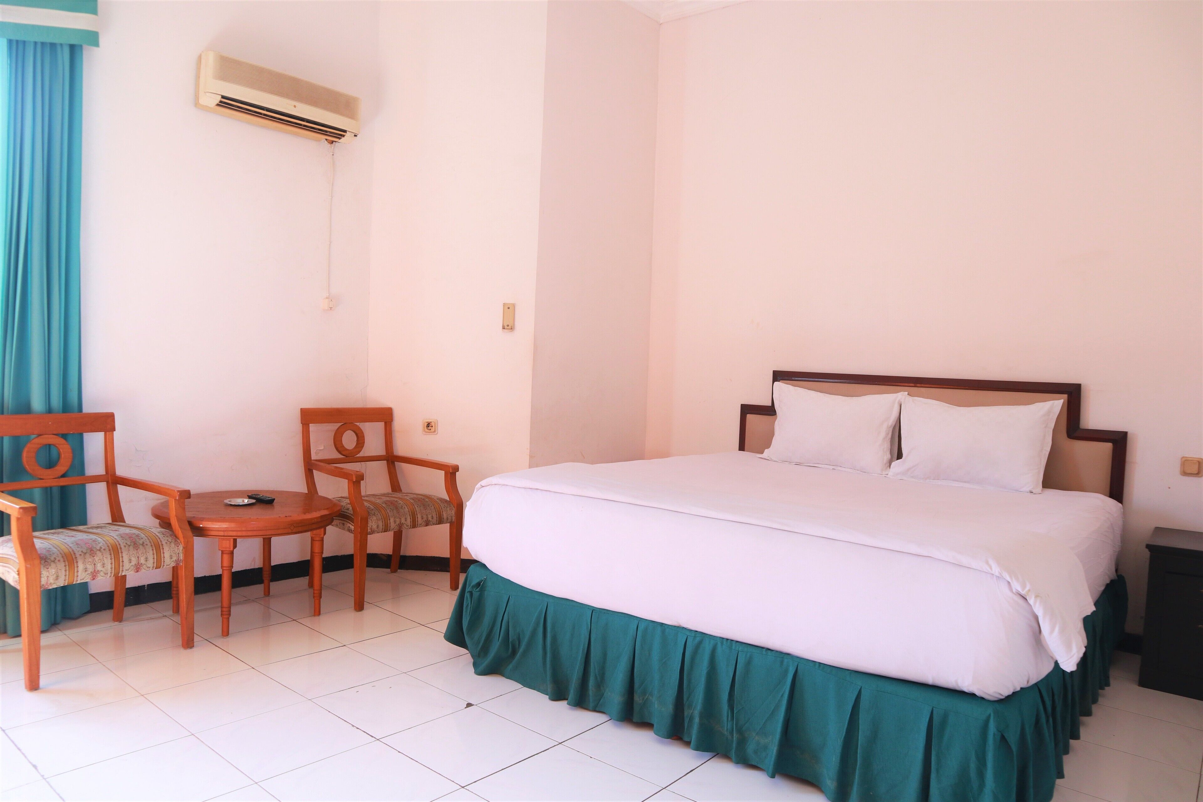 OYO 377 Istana Permata Juanda