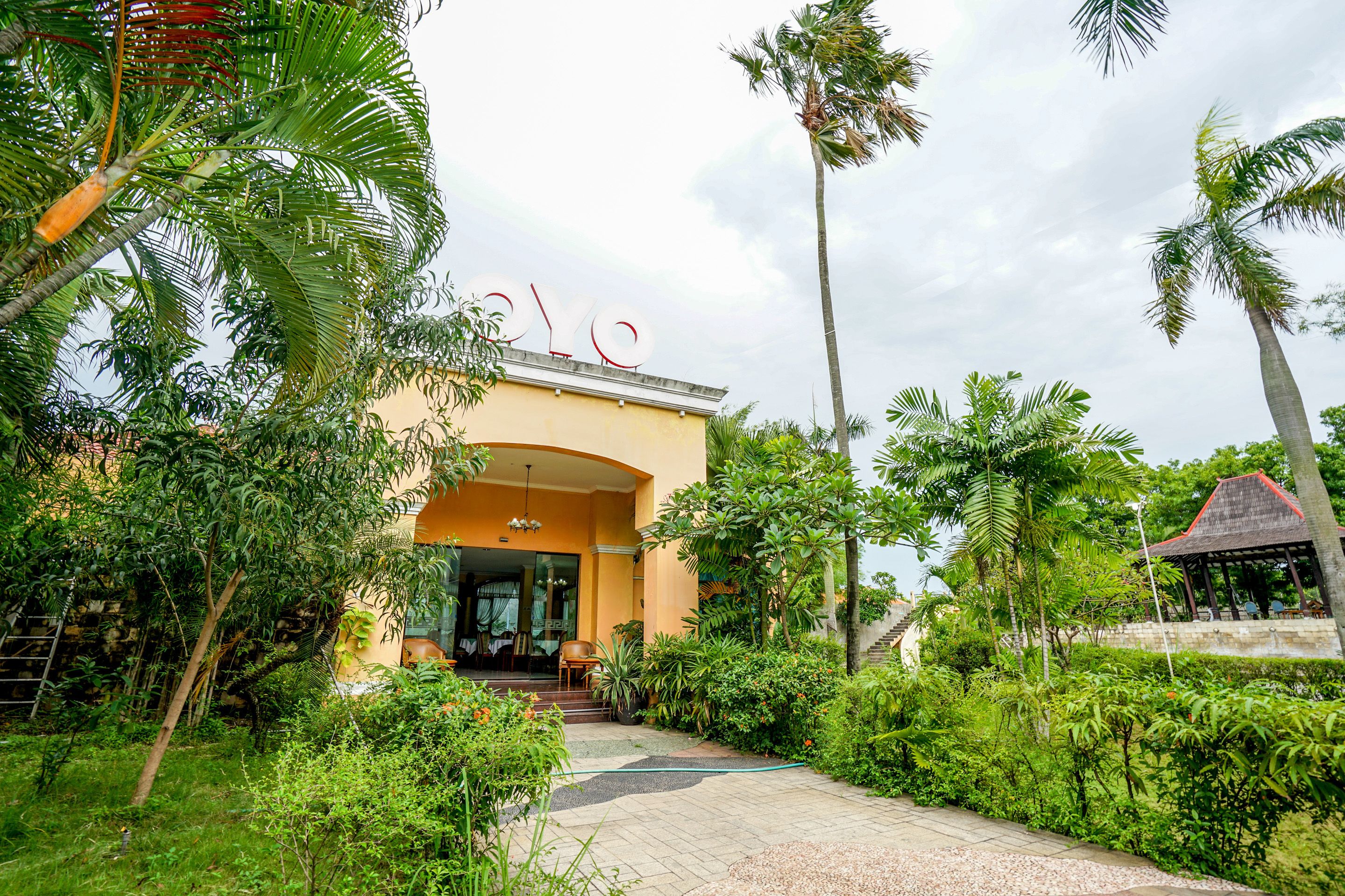 OYO 377 Istana Permata Juanda