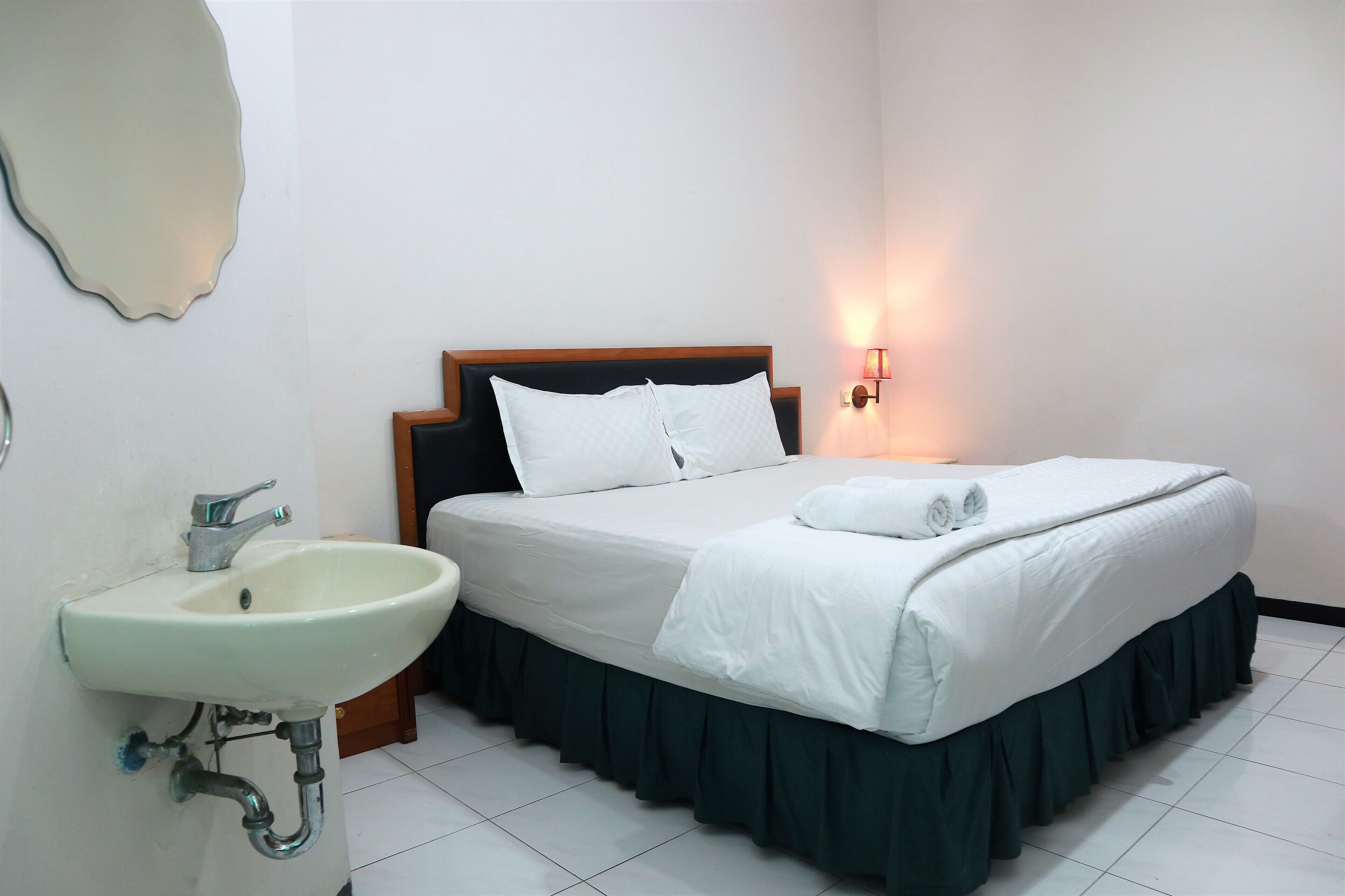 OYO 377 Istana Permata Juanda