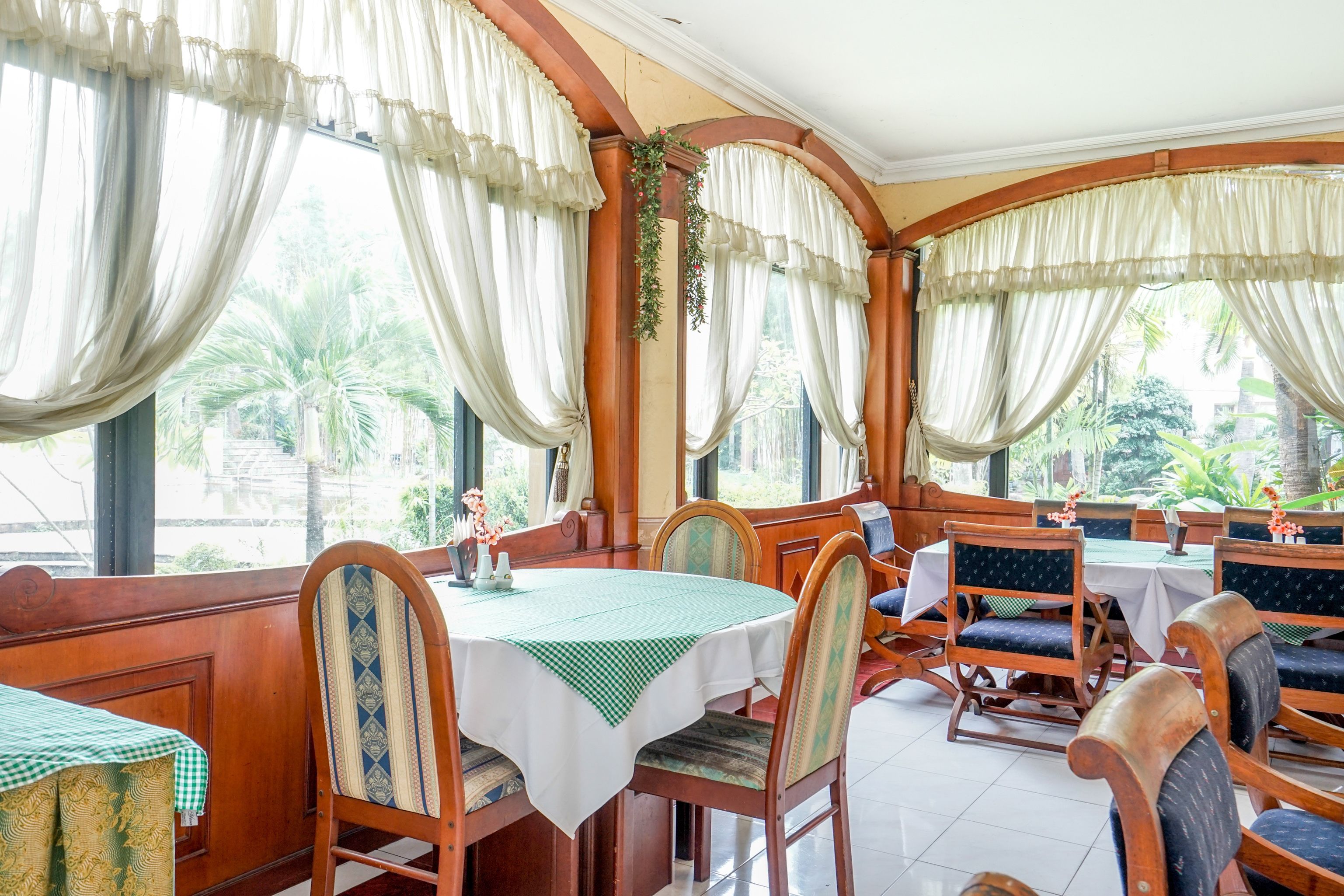 OYO 377 Istana Permata Juanda