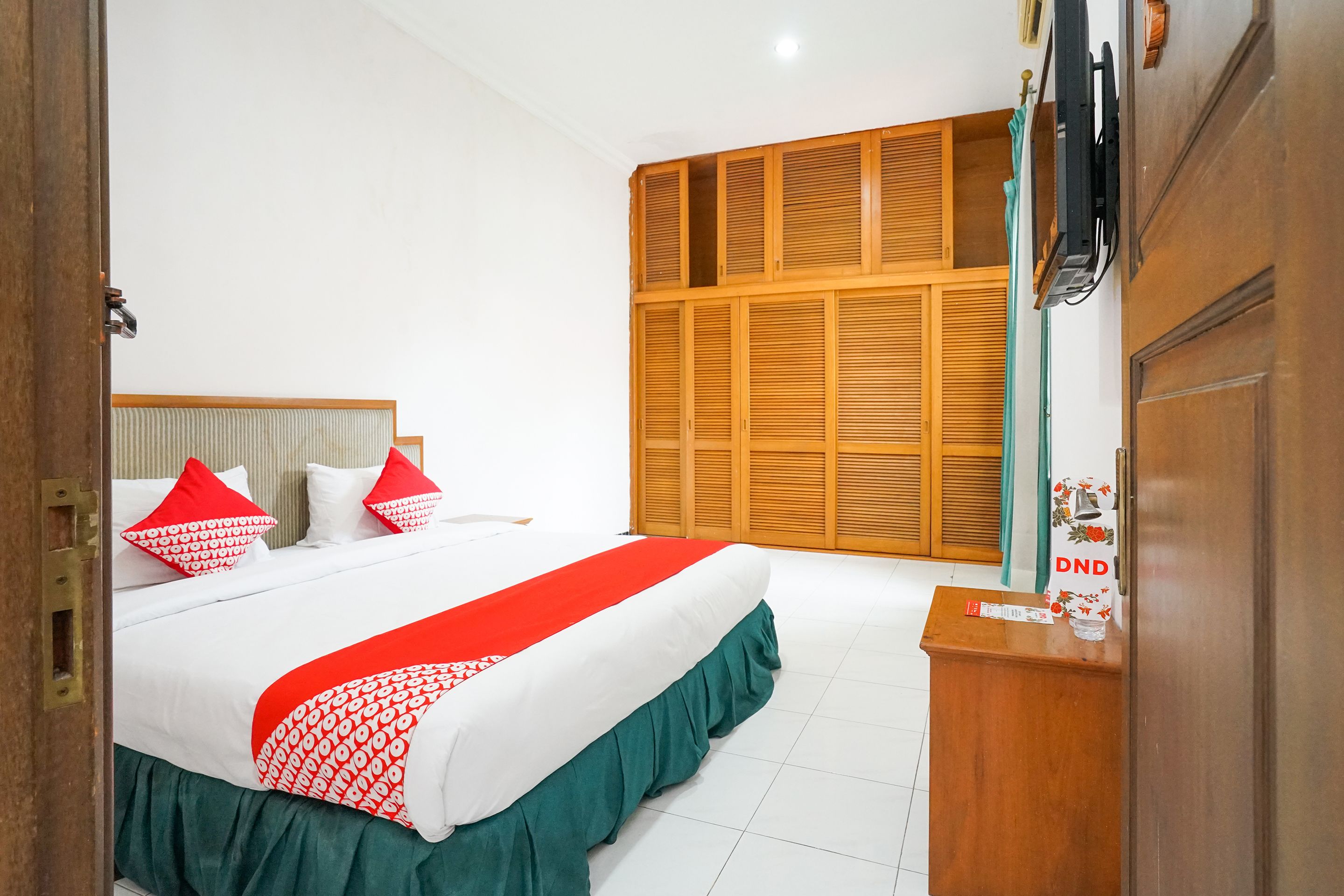 OYO 377 Istana Permata Juanda
