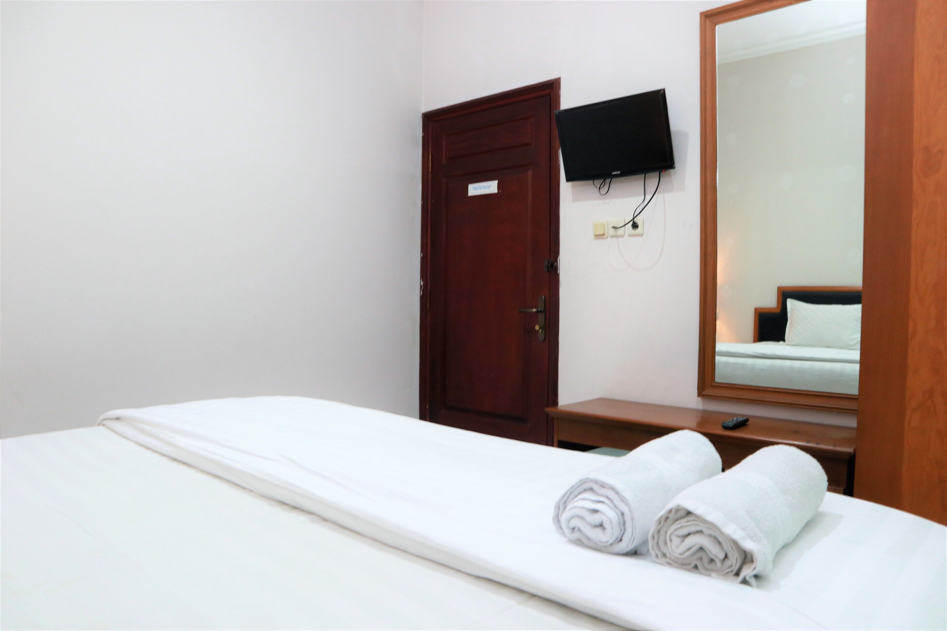 OYO 377 Istana Permata Juanda