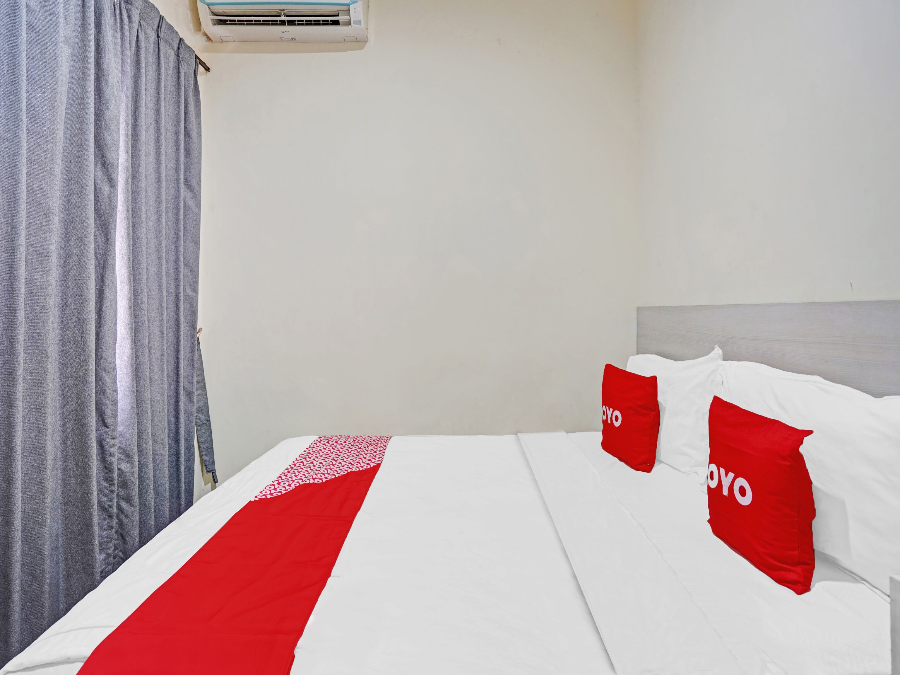 OYO Flagship 90789 Genteng Residence