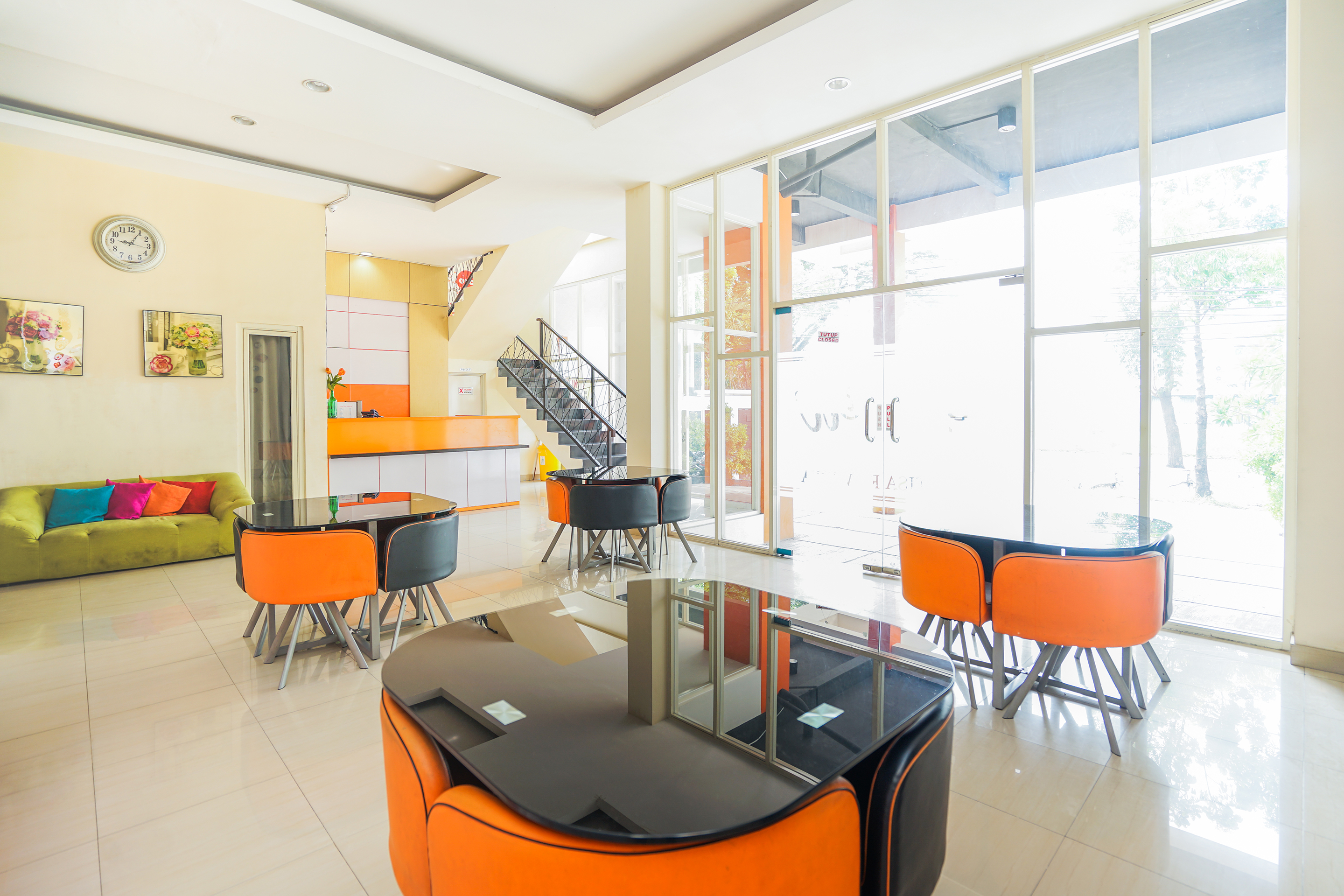 Pratisara Wirya Surabaya by OYO