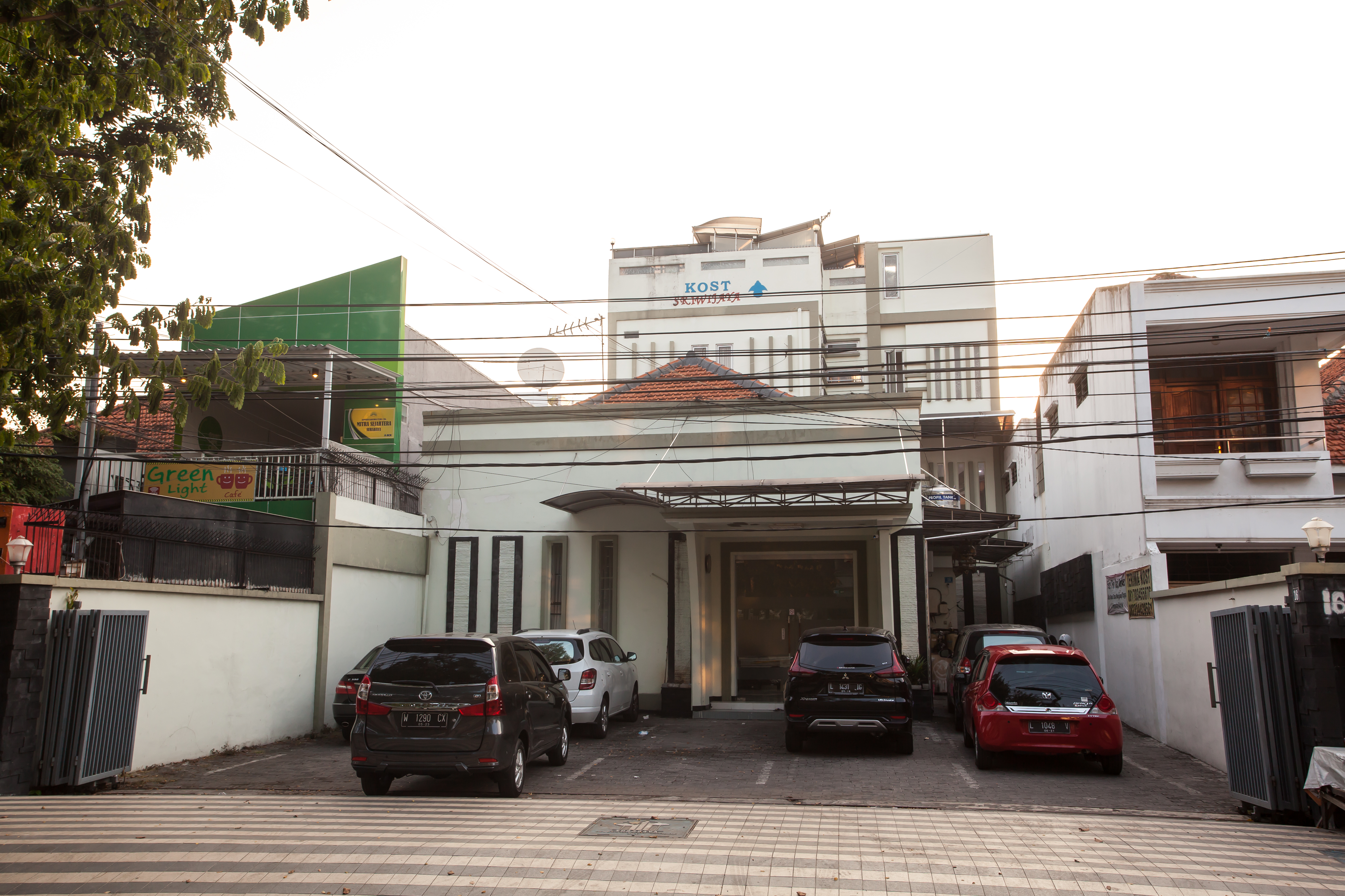 RedDoorz Near Taman Bungkul