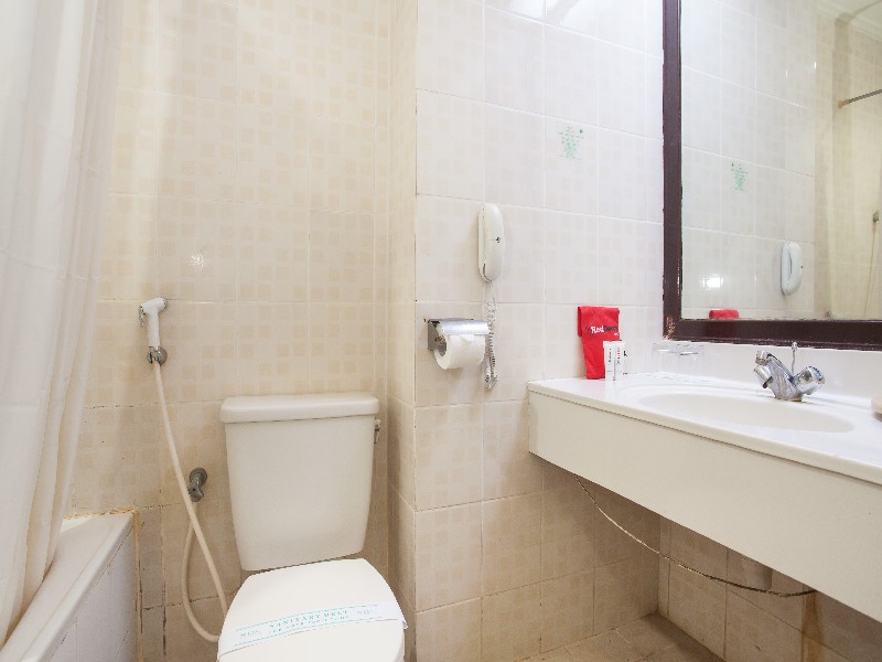 RedDoorz Plus @ Surabaya City Center