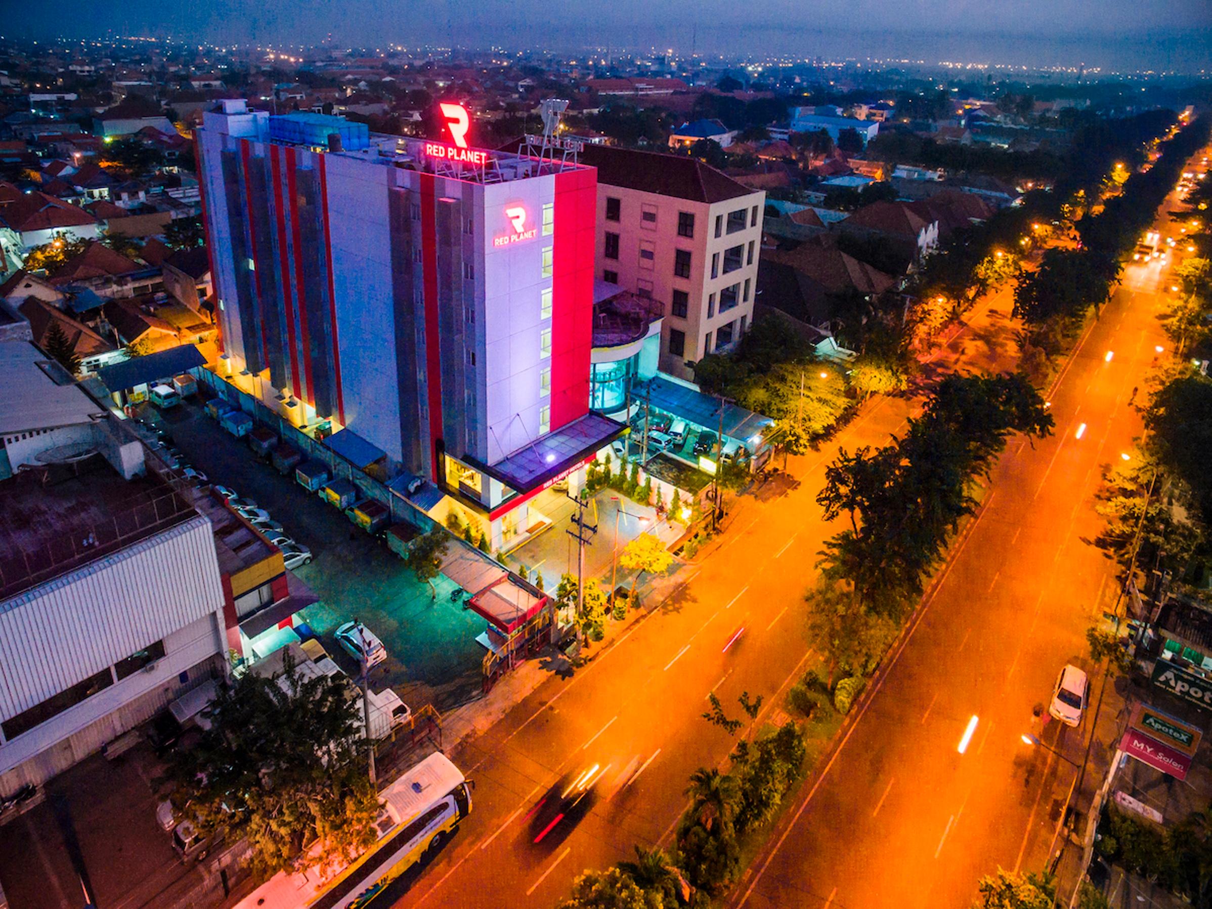 Monoloog Hotel Surabaya