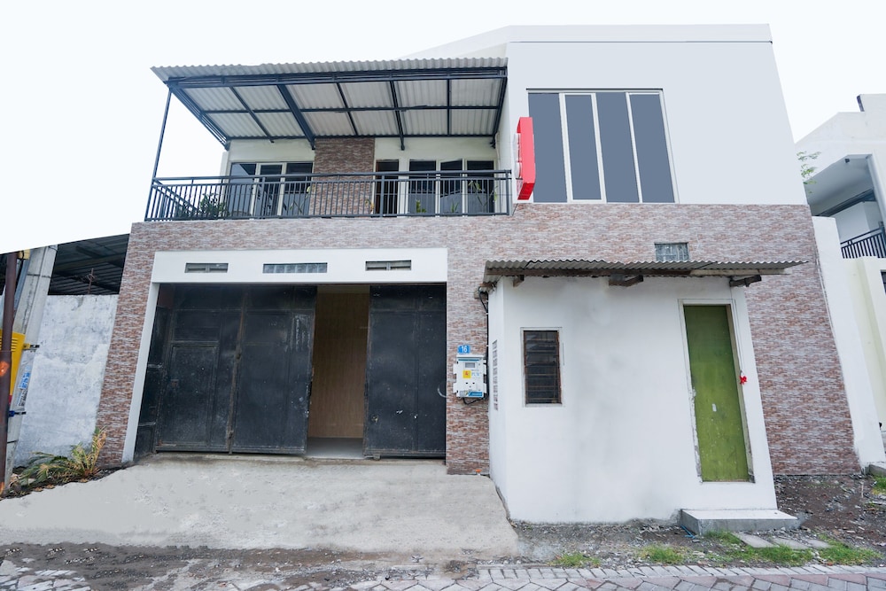 RedDoorz @ Sukomanunggal Surabaya